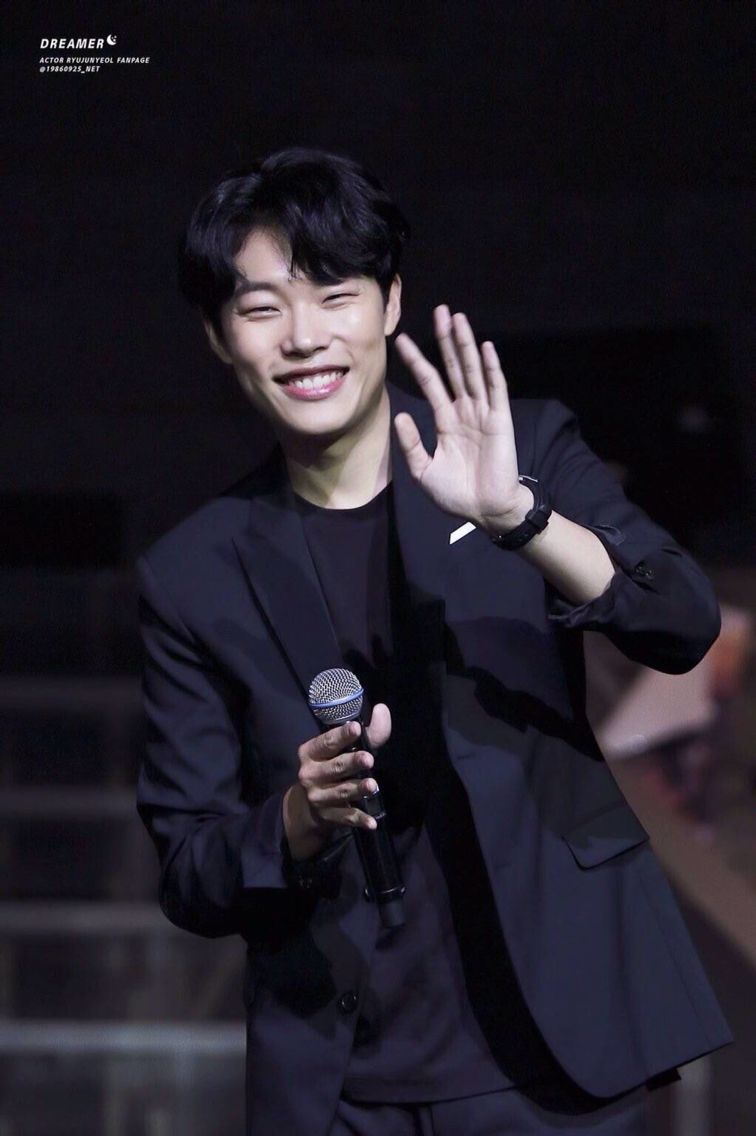 Ryu Jun Yoel Aww i love his Smile. Kim soo hyun, Jackson wang, Gong yoo