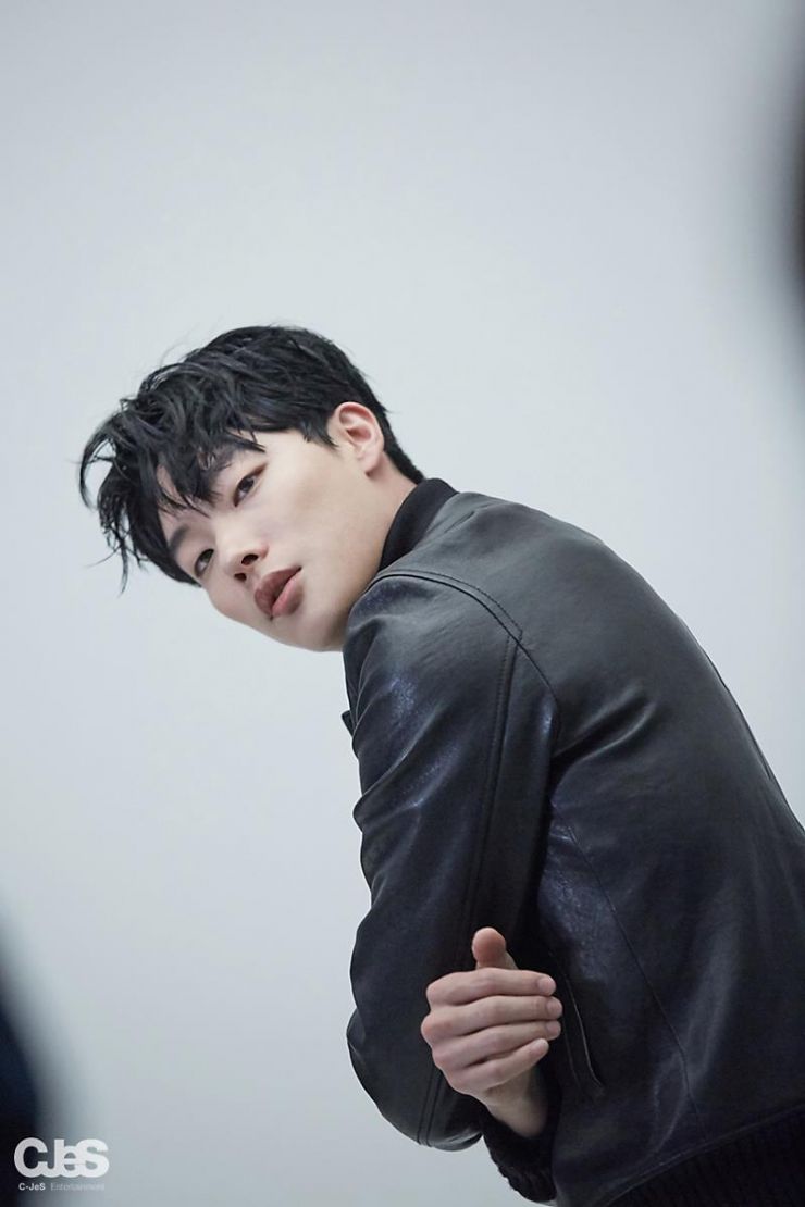 Ryu Jun Yeol Gallery (류준열) HanCinema