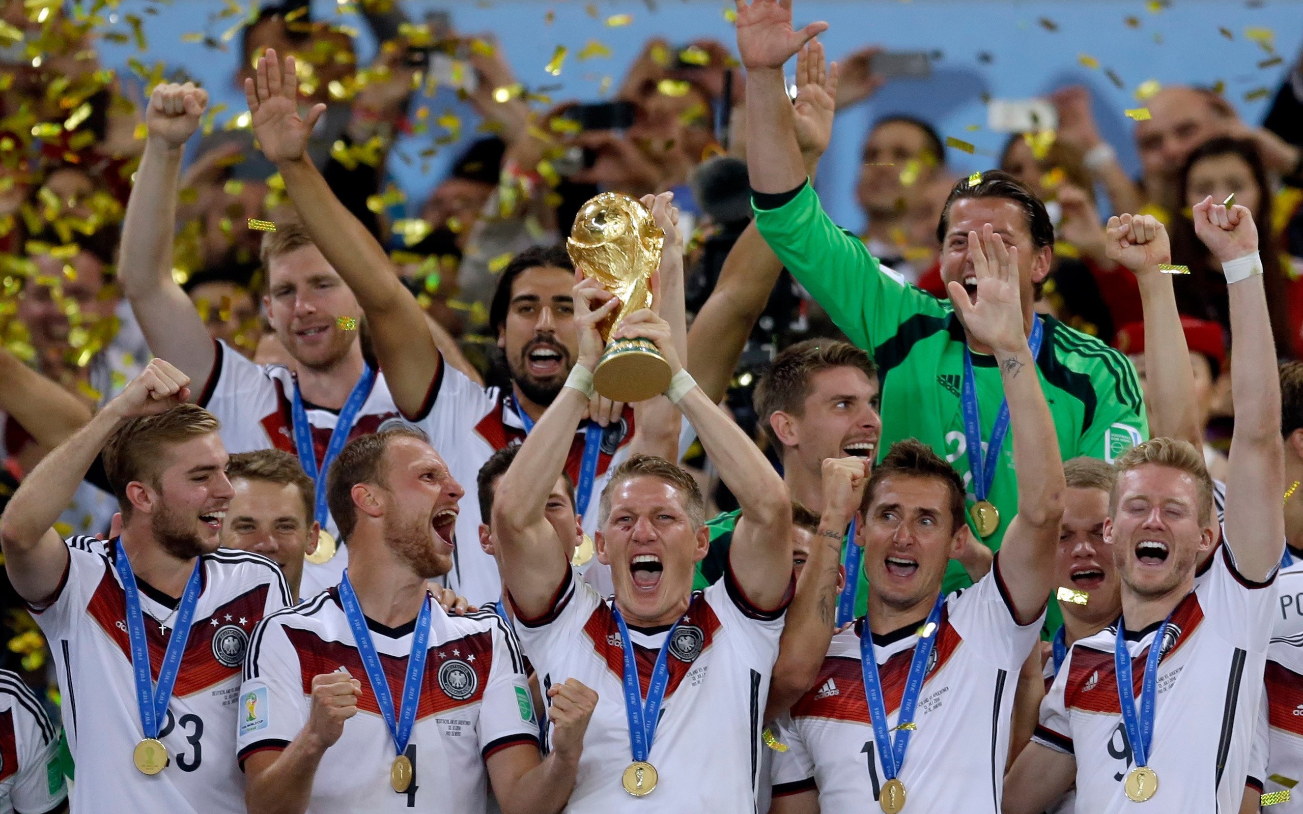 FIFA World Cup, Soccer, Sports, Germany, Bastian Schweinsteiger, André Schürrle, Sami Khedira, Arms Up Wallpaper HD / Desktop and Mobile Background