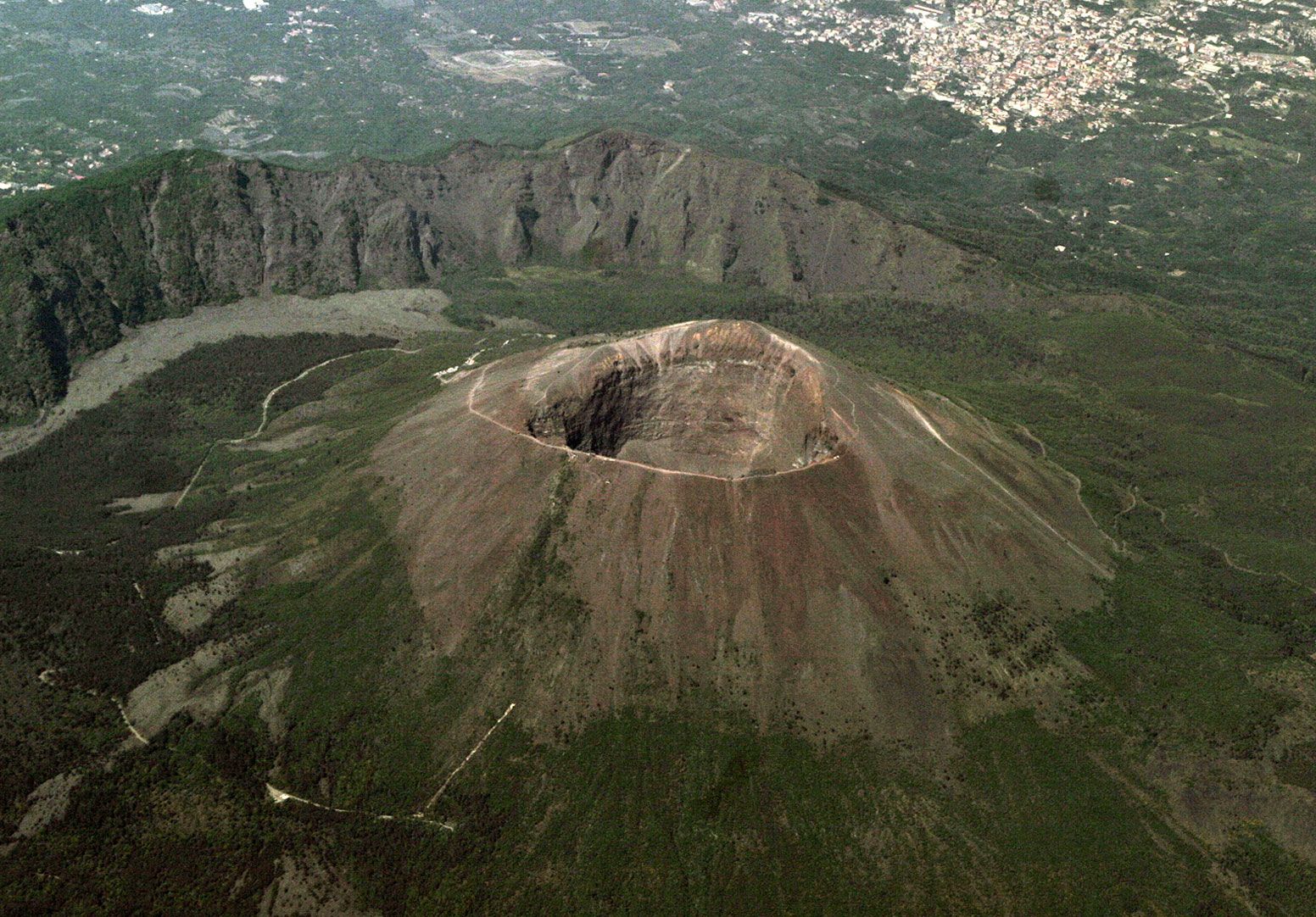 Vesuvius. Facts, Location, & Eruptions