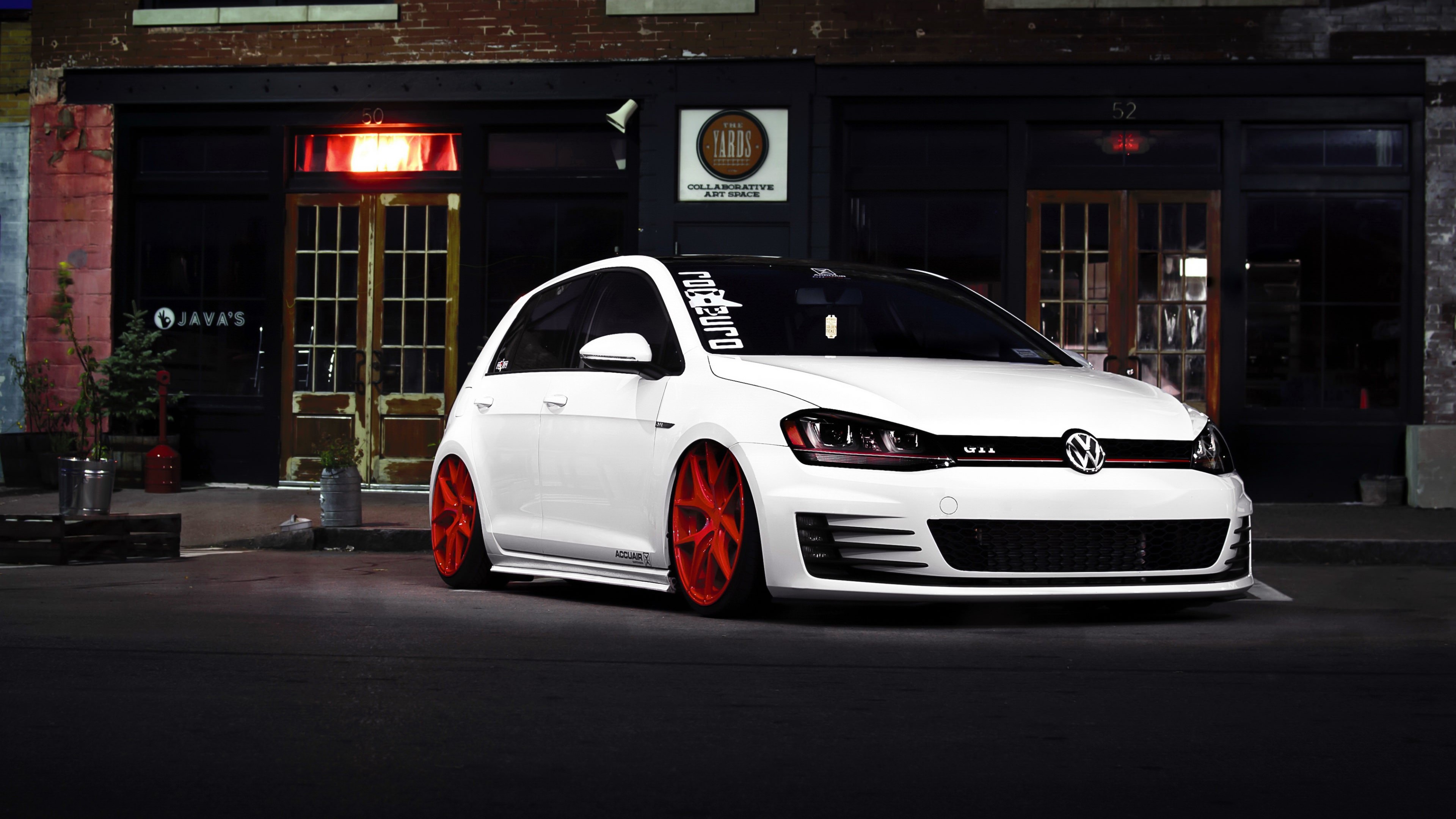 Golf 4K wallpaper for your desktop or mobile screen free and easy to download