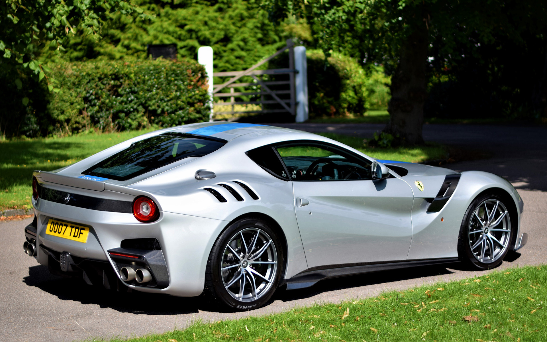 Ferrari F12 Tdf Wallpapers Wallpaper Cave 