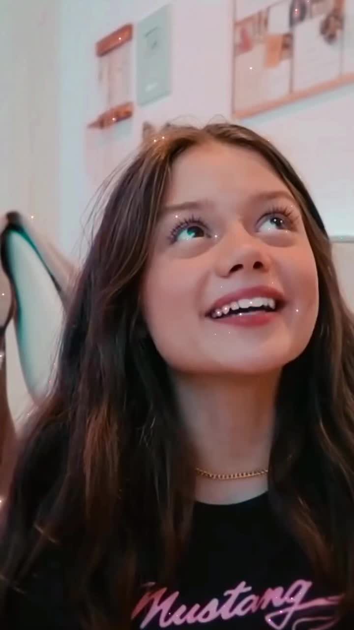 Erika Diane کی مقبول ویڈیوز دریافت کریں