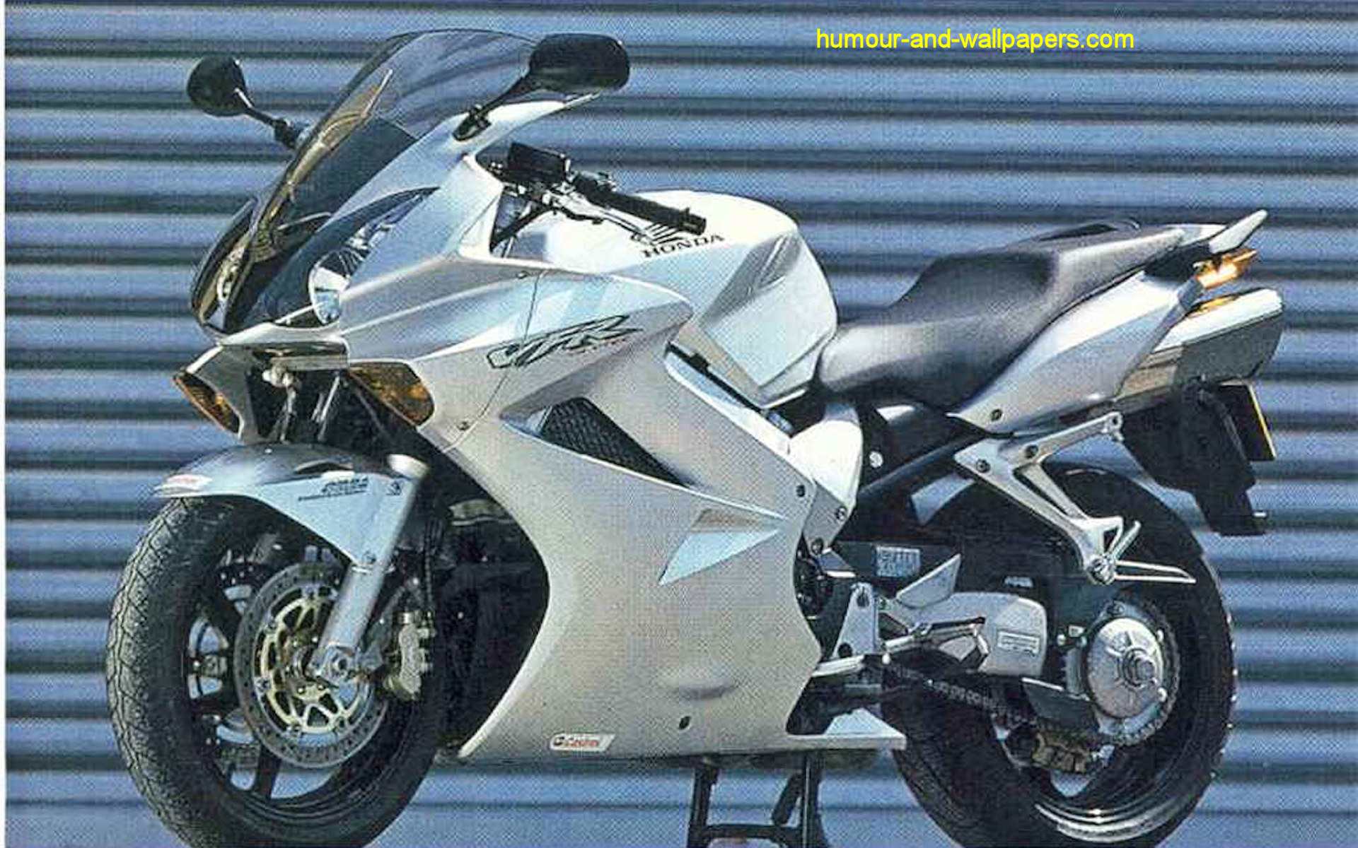 Варианты оклейки мотоцикла Honda VFR 800 пленкой