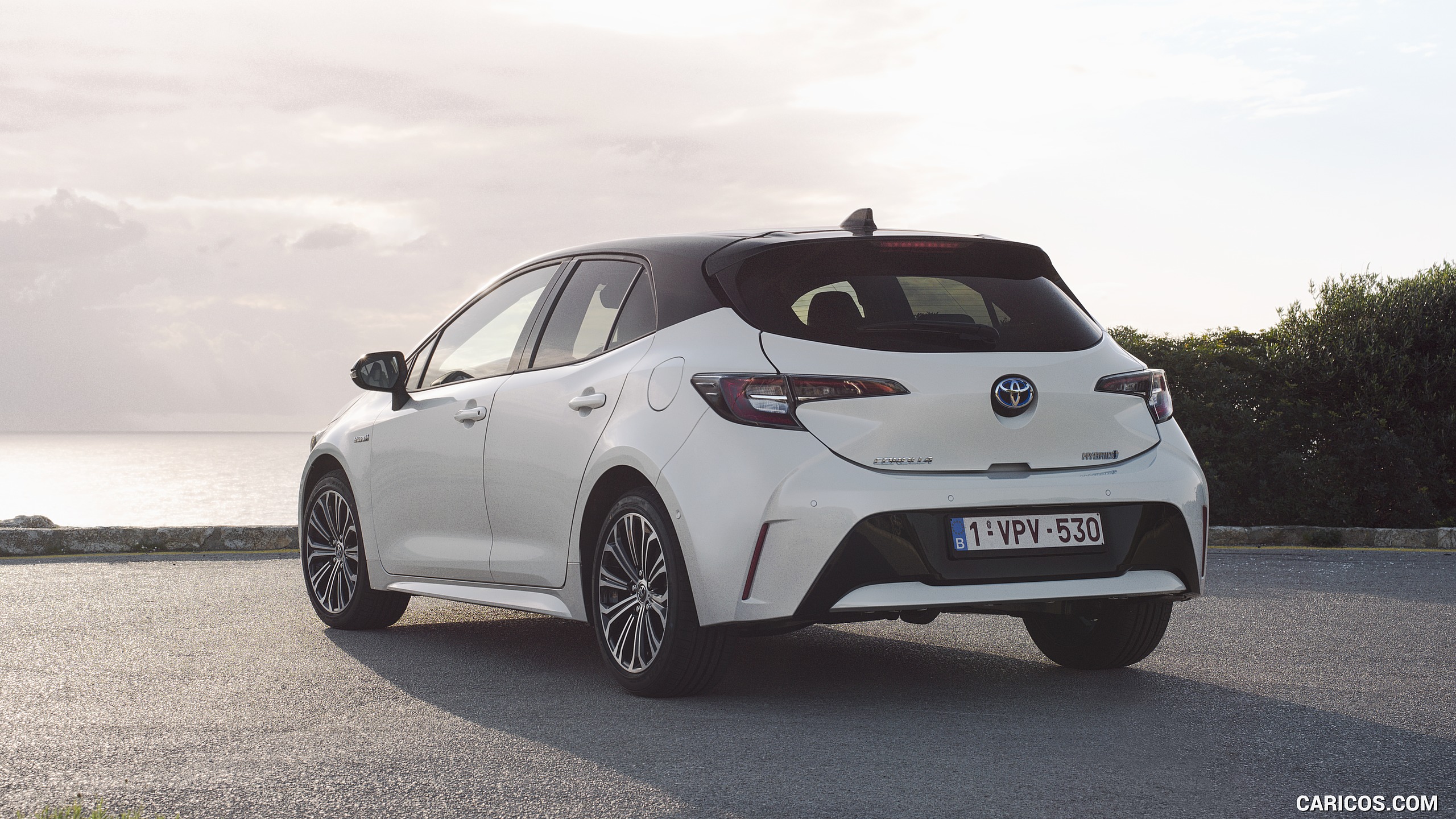 Toyota Corolla Hatchback Hybrid 1.8L White Bitone (EU Spec) Three Quarter