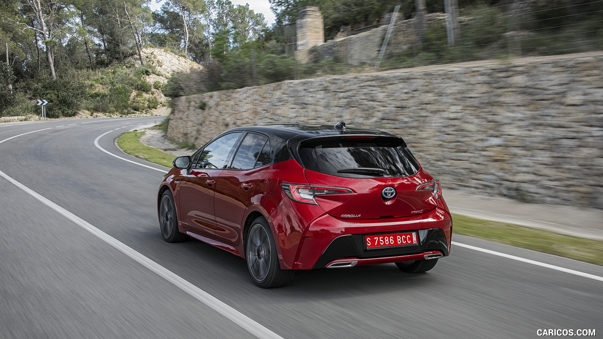 Toyota Corolla Hatchback Hybrid 2.0L Red Bitone (EU Spec) Three Quarter