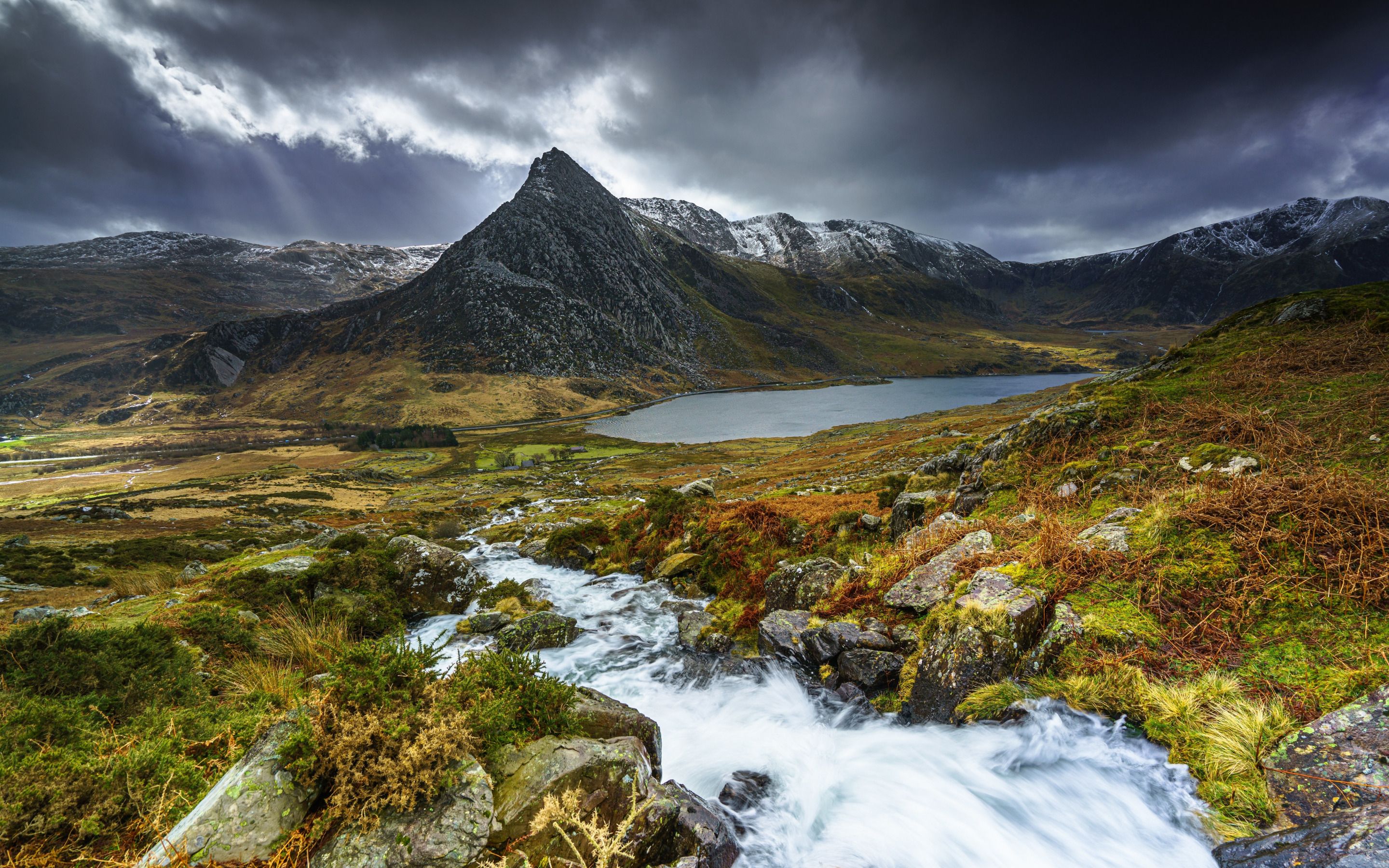 Snowdonia Wallpaper