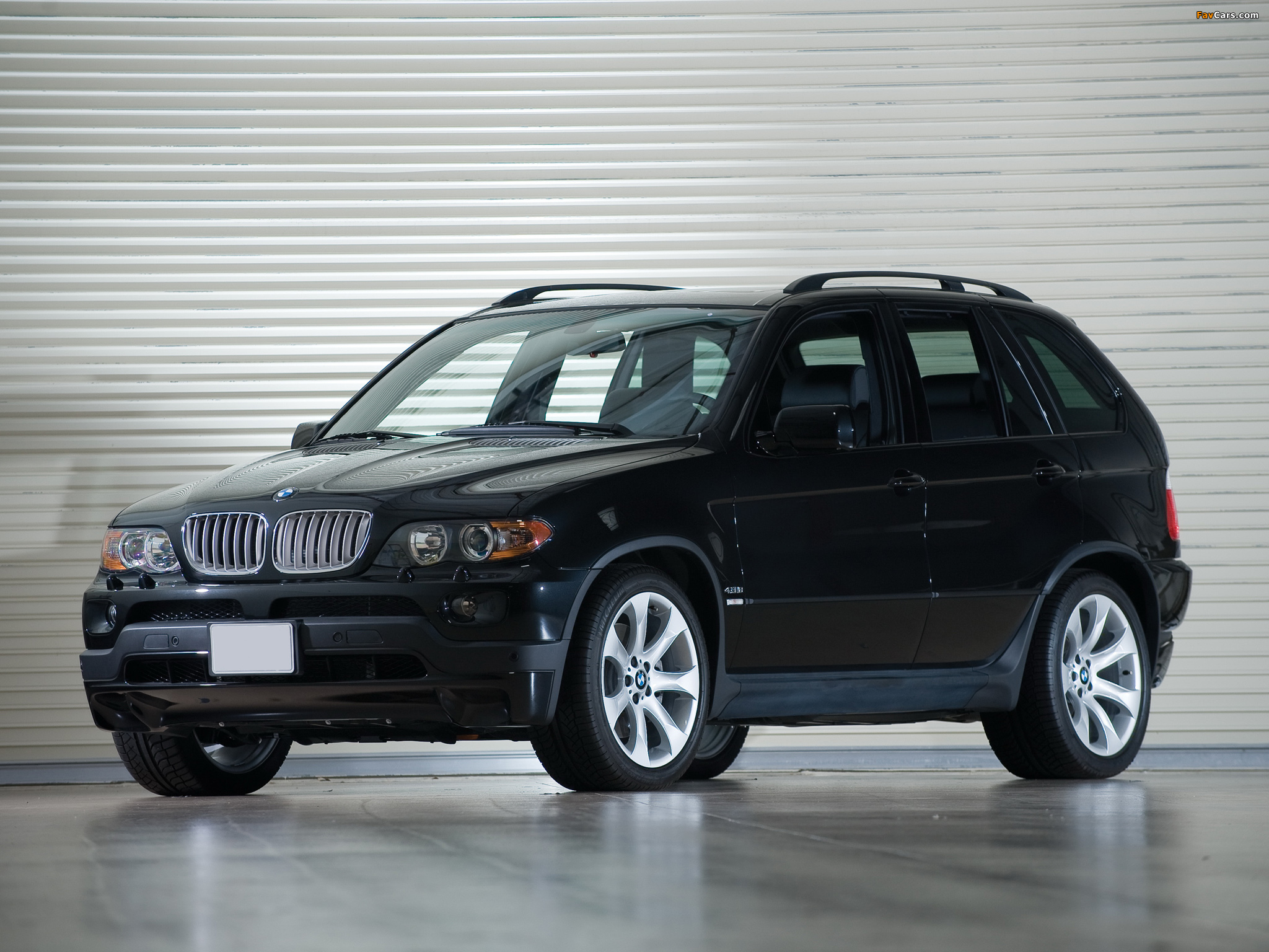 BMW X5 4.8is US Spec (E53) 2004–07 Wallpaper (2048x1536)