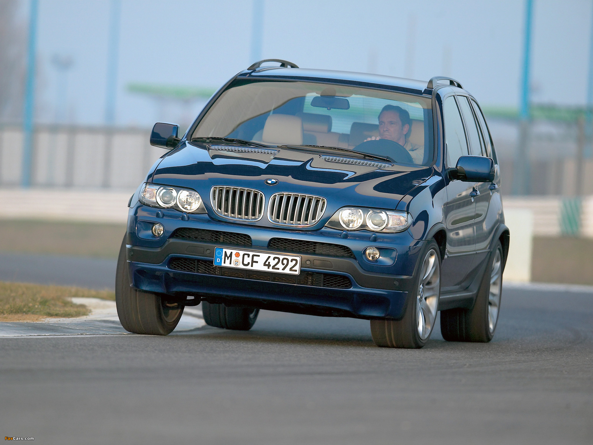 BMW X5 4.8is (E53) 2004–07 wallpaper (2048x1536)