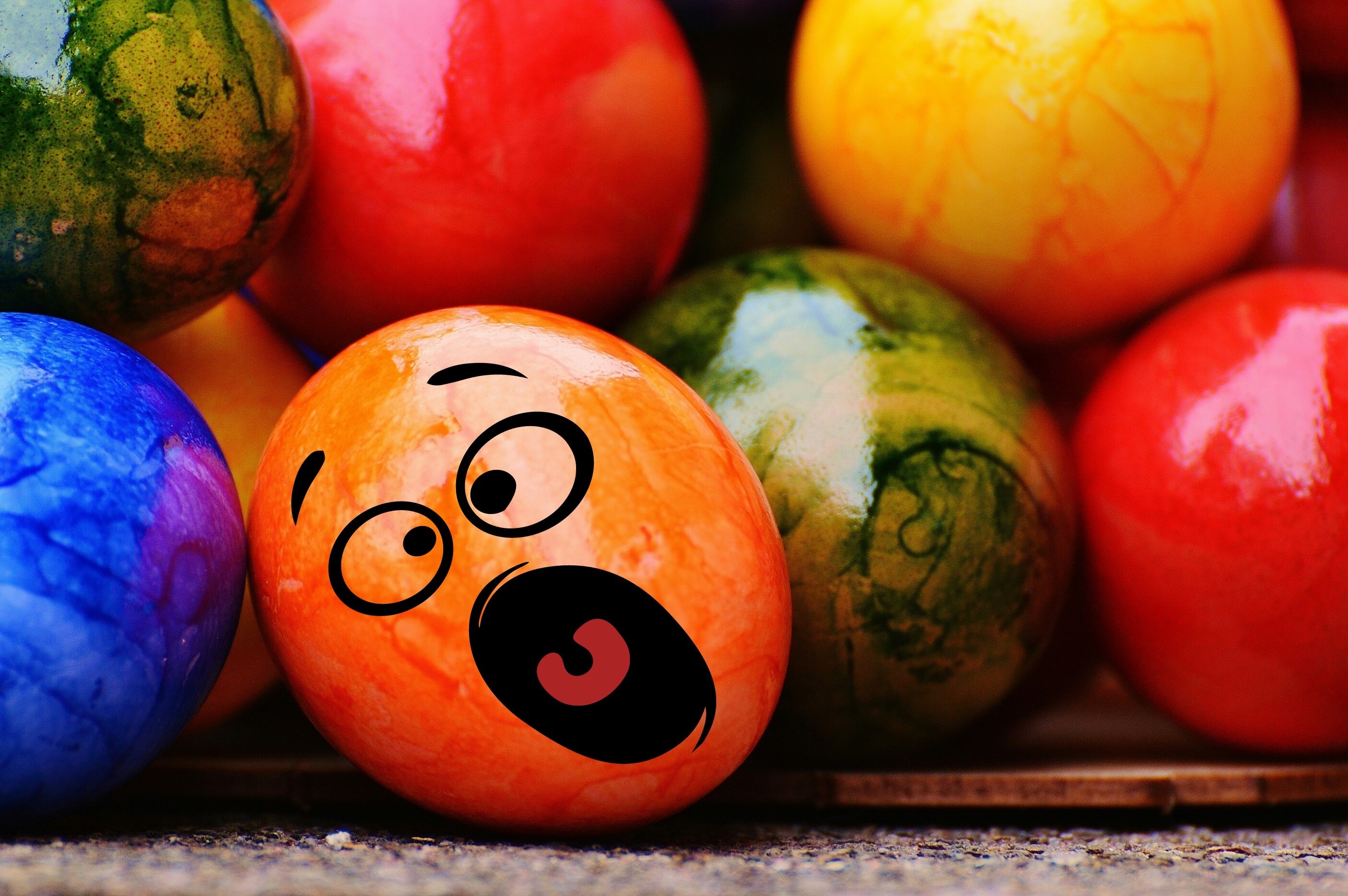 Wallpaper Easter Eggs, Smiley, Funny, Painted Eggs:2808x1867