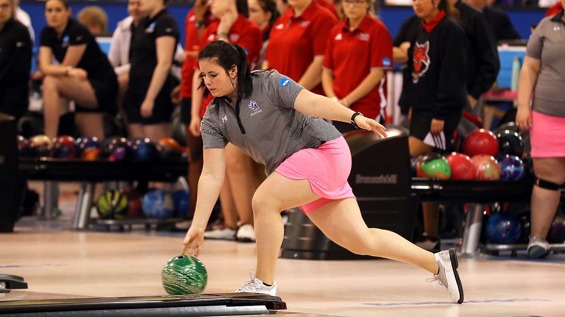 Women Bowler Wallpapers - Wallpaper Cave