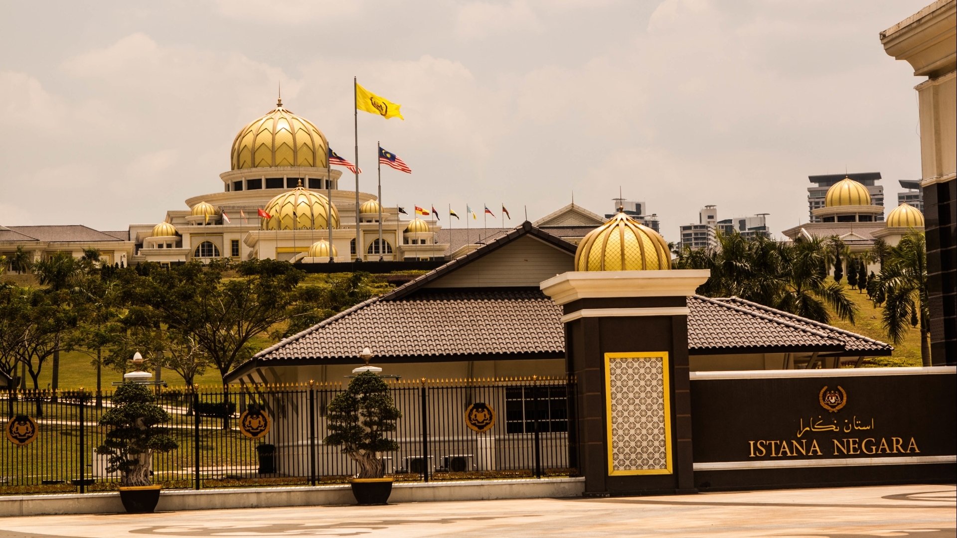 Istana Negara, Jakarta HD Wallpaper