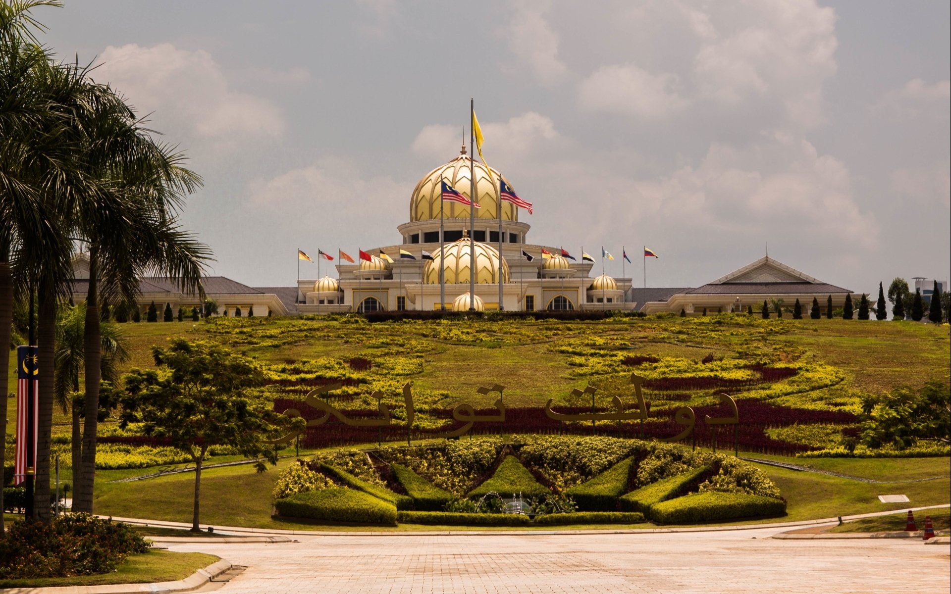 Istana Negara, Jakarta HD Wallpaper