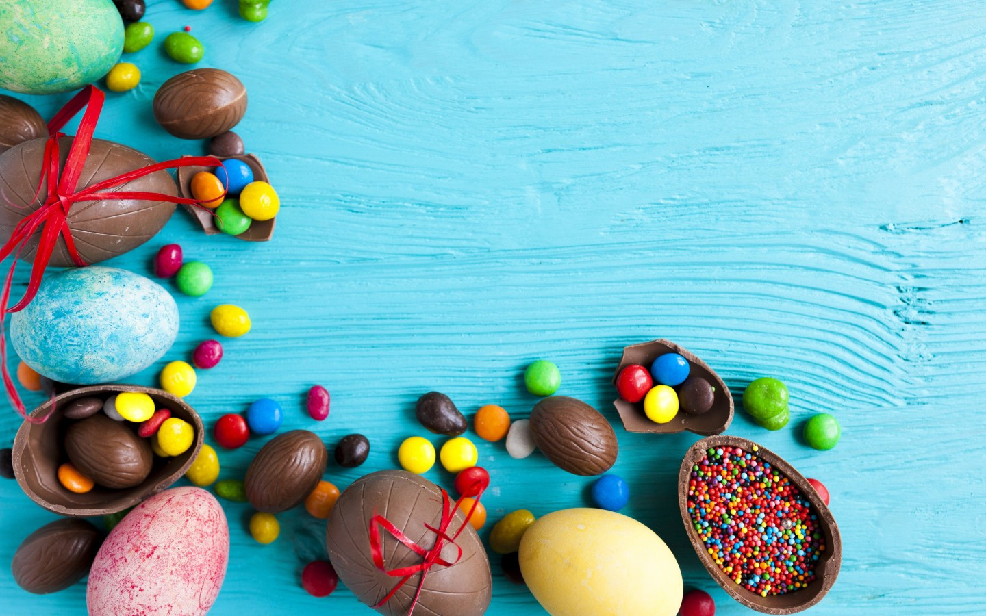 Download 1440x900 Easter Eggs, Holiday, Top View, Sweets Wallpaper for MacBook Pro 15 inch, MacBook Air 13 inch