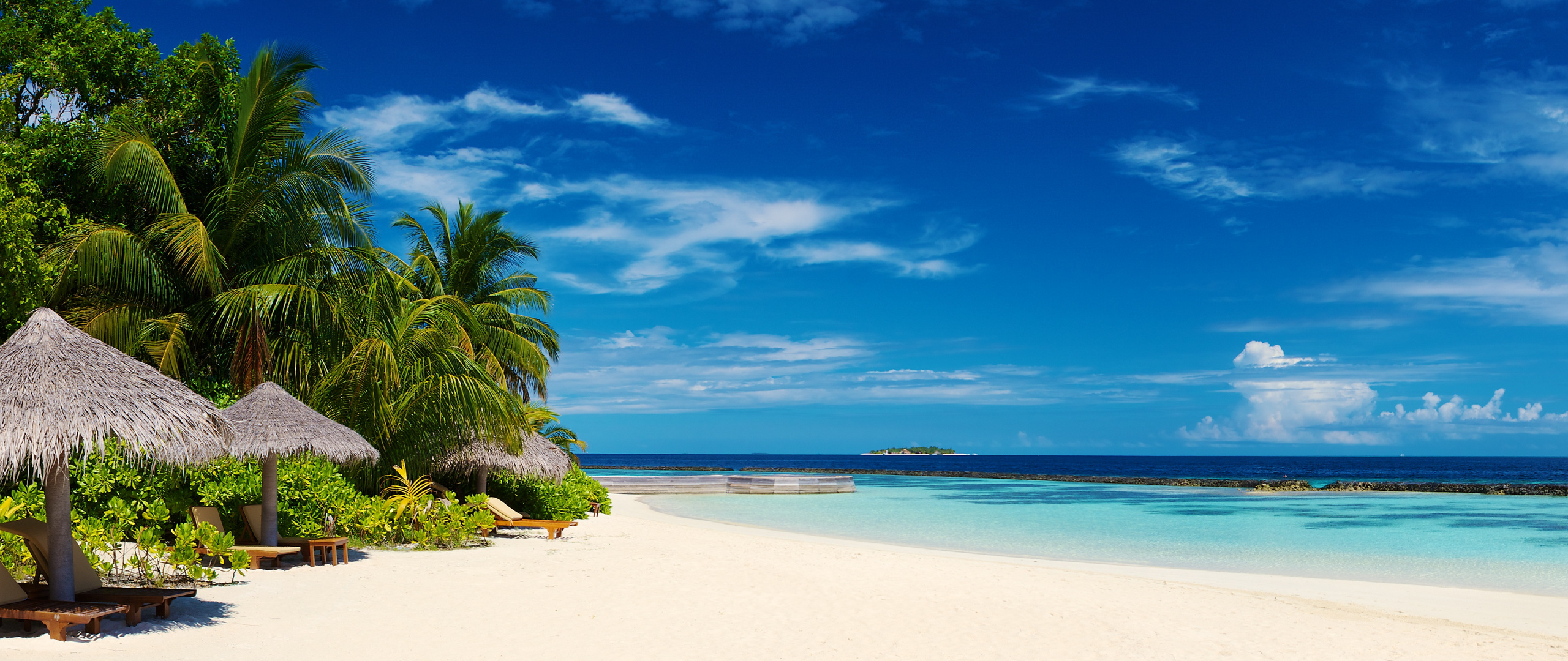 Download Tropical islands, beach, Maldives, holiday, sunny day, summer wallpaper, 2560x Dual Wide, Widescreen