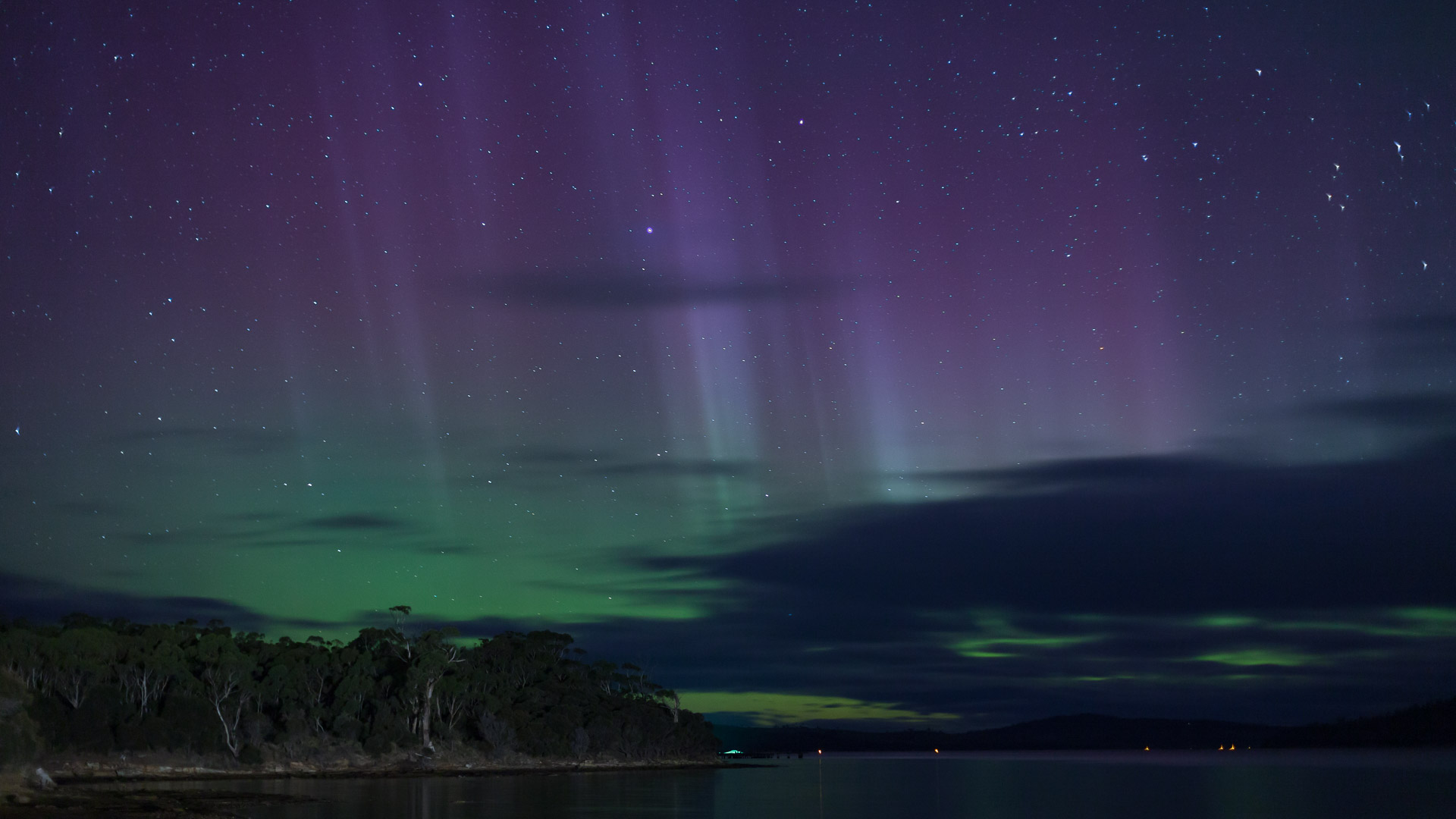Serene Spectacular Aurora Australis Ripples Across Australian Skies Moment in 4K Serene Spectacular Aurora Australis Ripples Across Australian Skies Moment in 4K