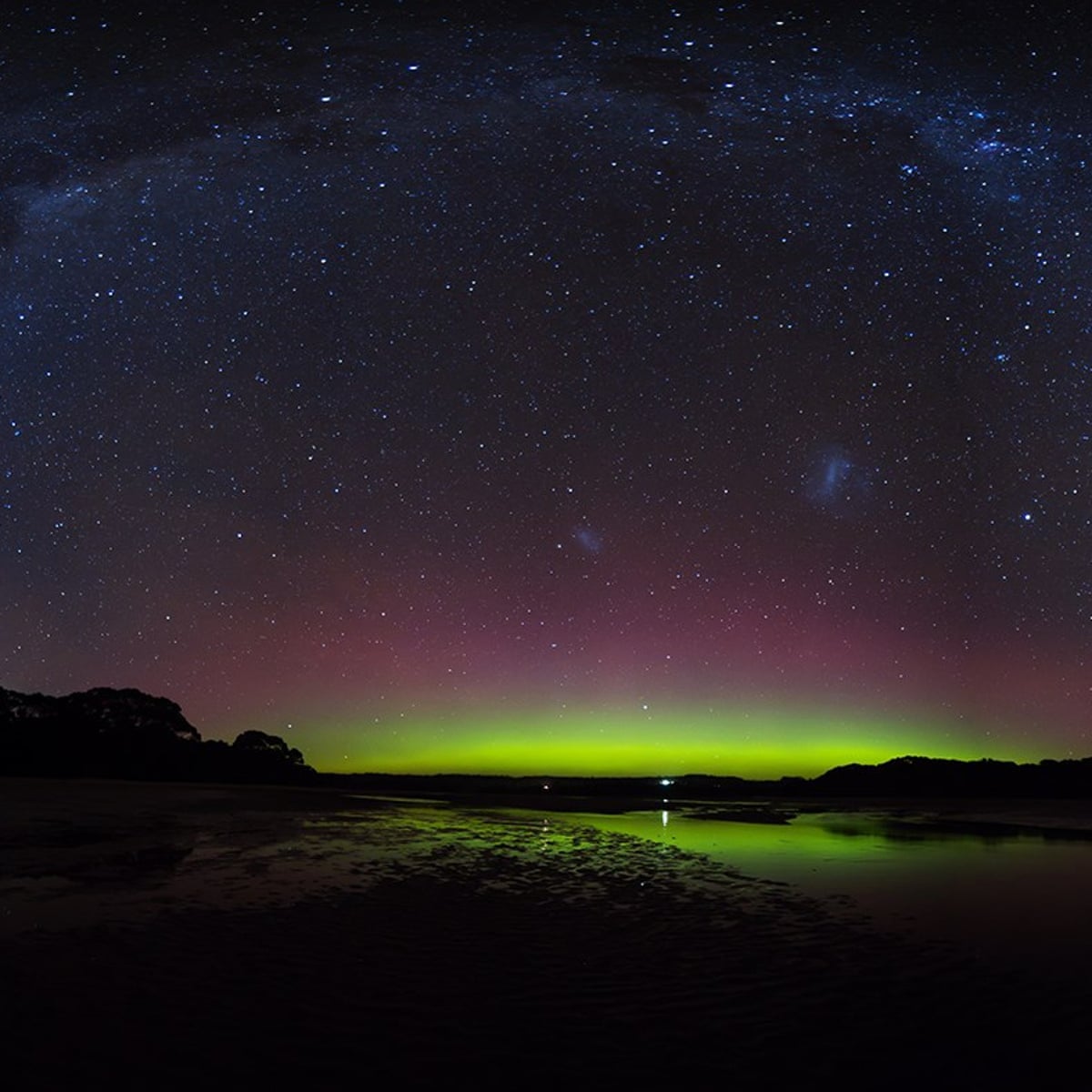 Huge Naked Eye Beams': Spectacular Aurora Australis Lights Up The Southern Skies