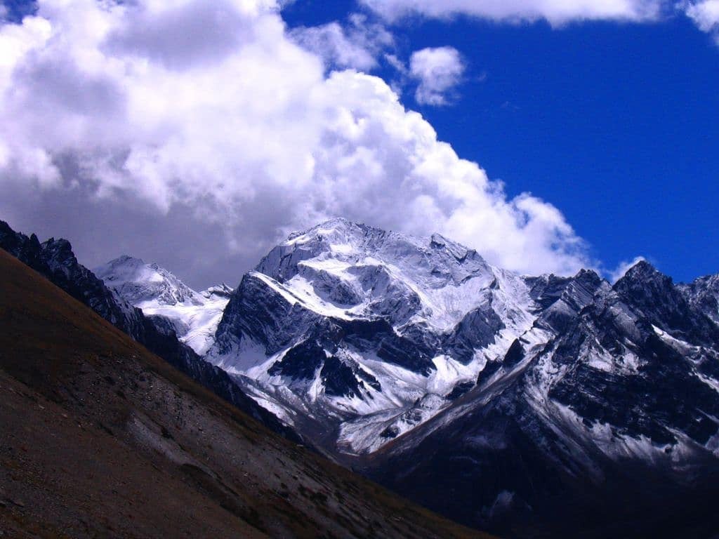 ॐ (Om) Mountain Peak in Uttarakhand [16001200] Name due to the Natural  deposition of Snow in shape of OM. | Wallpaper free download, Om pictures,  Wallpaper