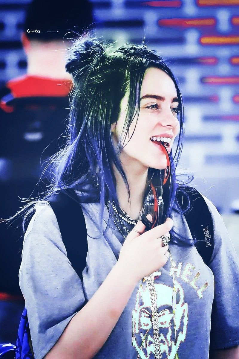 Billie Eilish Smile Wallpaper Free Billie Eilish Smile Background