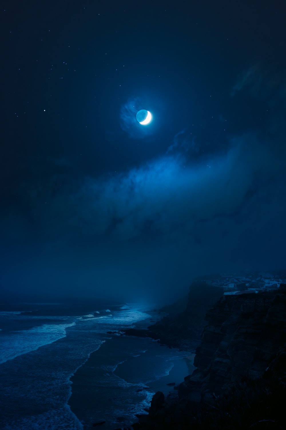 Ocean Night Picture [Stunning!]. Download Free Image