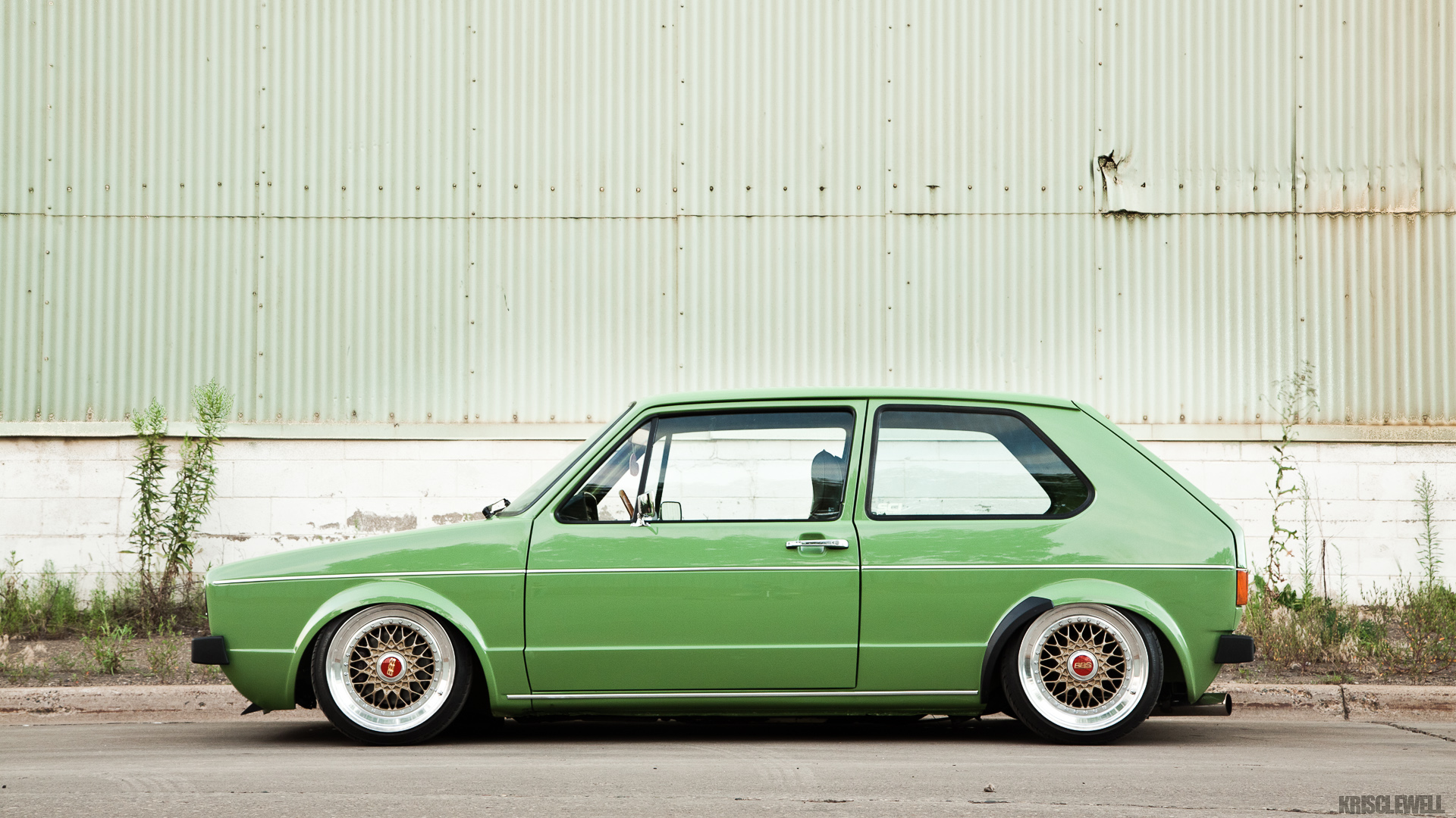 Р‘РµР»С‹Р№ VW Golf mk1