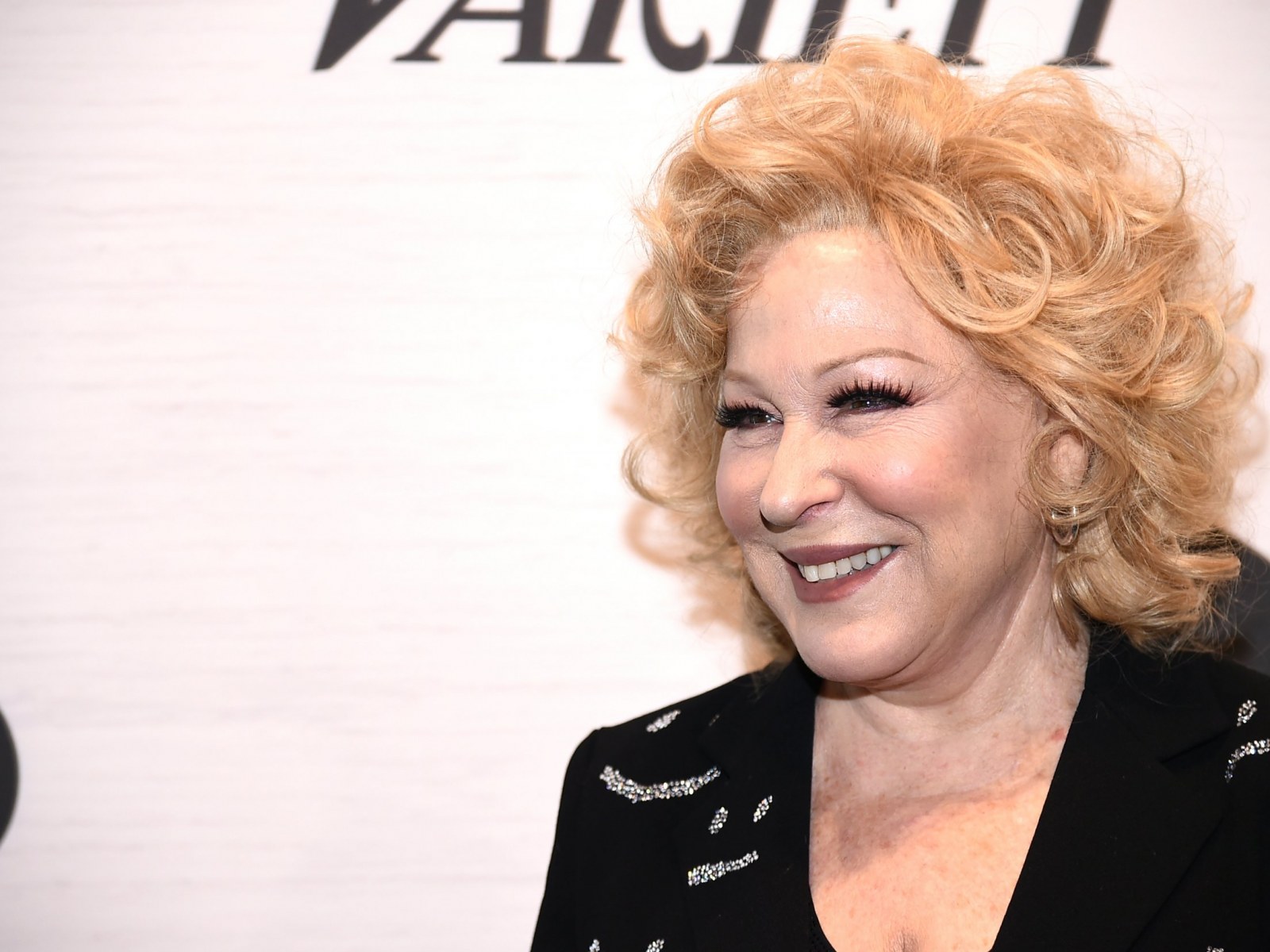 Bette Midler Says George Orwell Could Have Been Describing Trump in 1984, As a 'Fattish' Man of 'Paralyzing Stupidity'