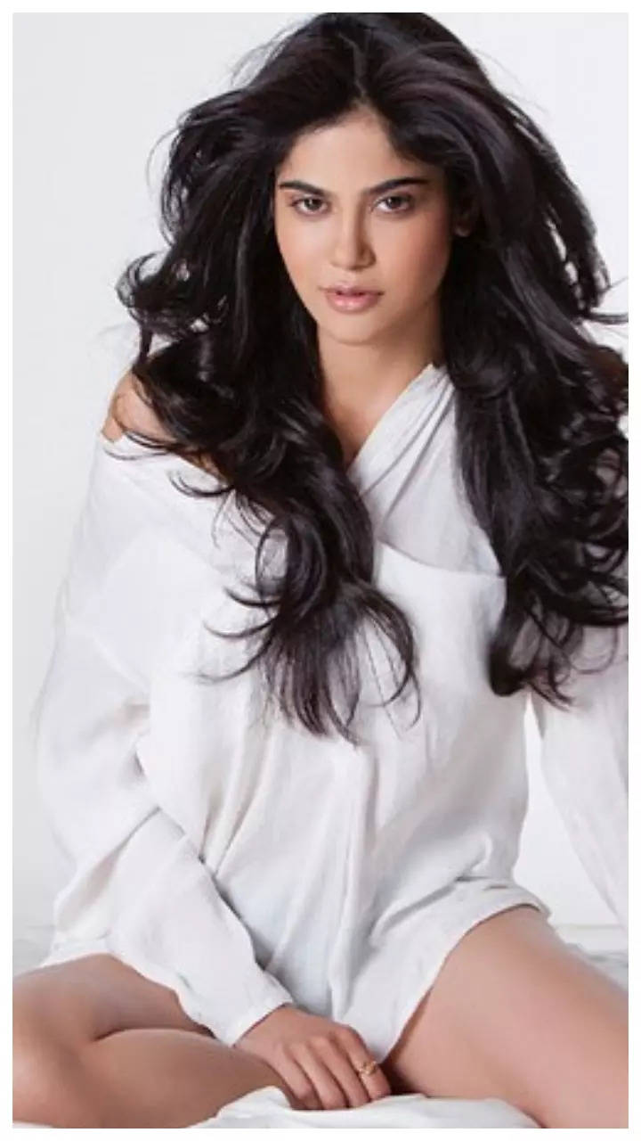 Stunning picture of Aaditi Pohankar