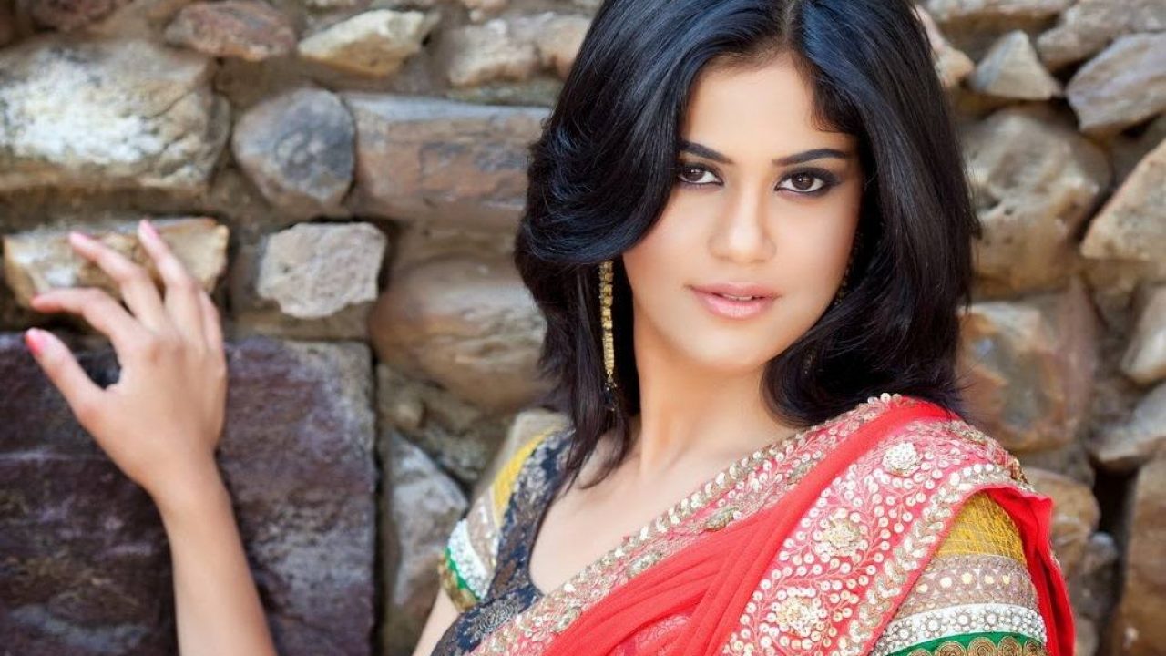 Aaditi Pohankar Biography, Wiki, DOB, Family, Profile, Movies list