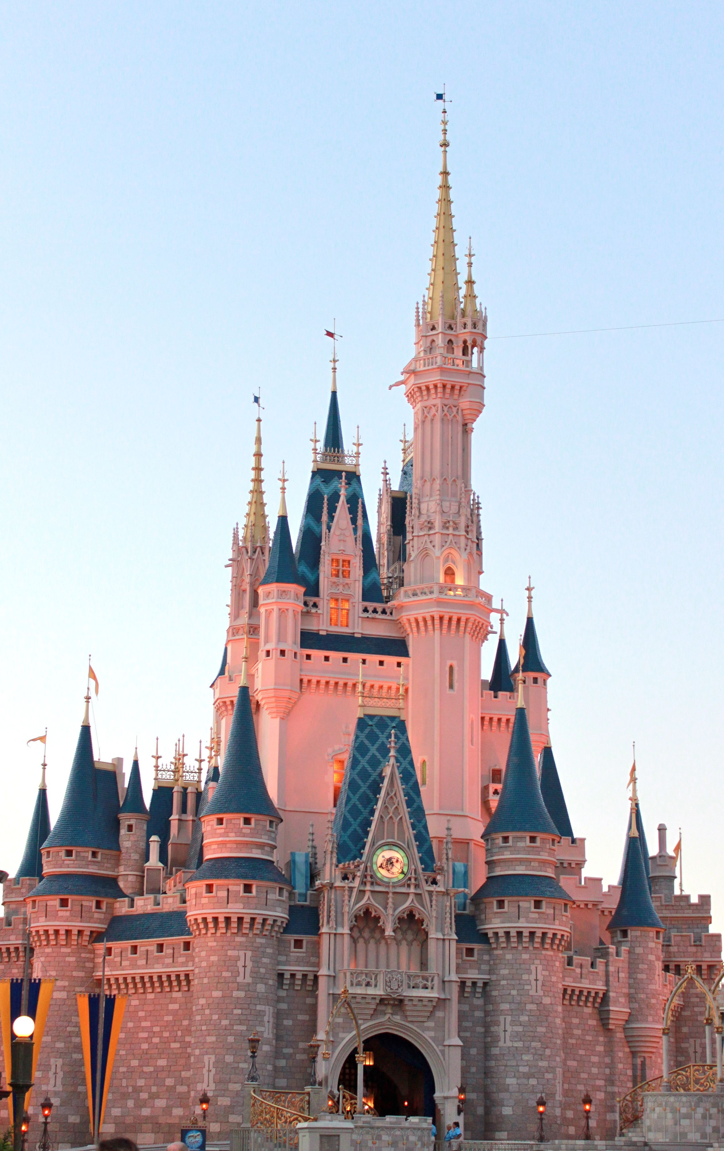 the castle at dusk. Disney wallpaper, Walt disney animation studios, Beautiful summer wallpaper