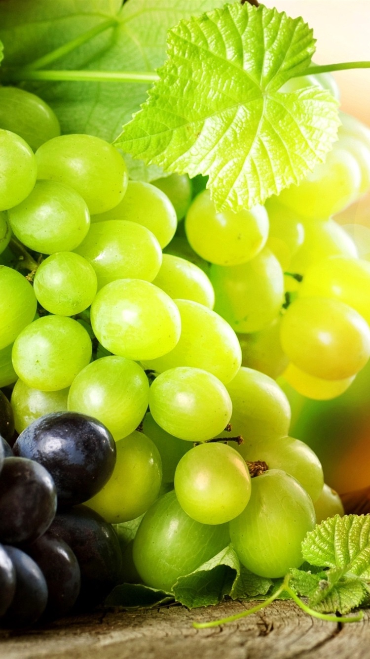 Delicious Green Grapes And Red Grapes 750x1334 IPhone 8 7 6 6S Wallpaper, Background, Picture, Image