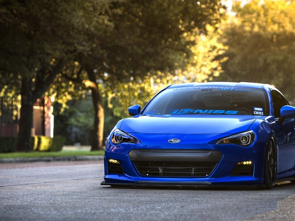 Blue Sports Car Wallpaper