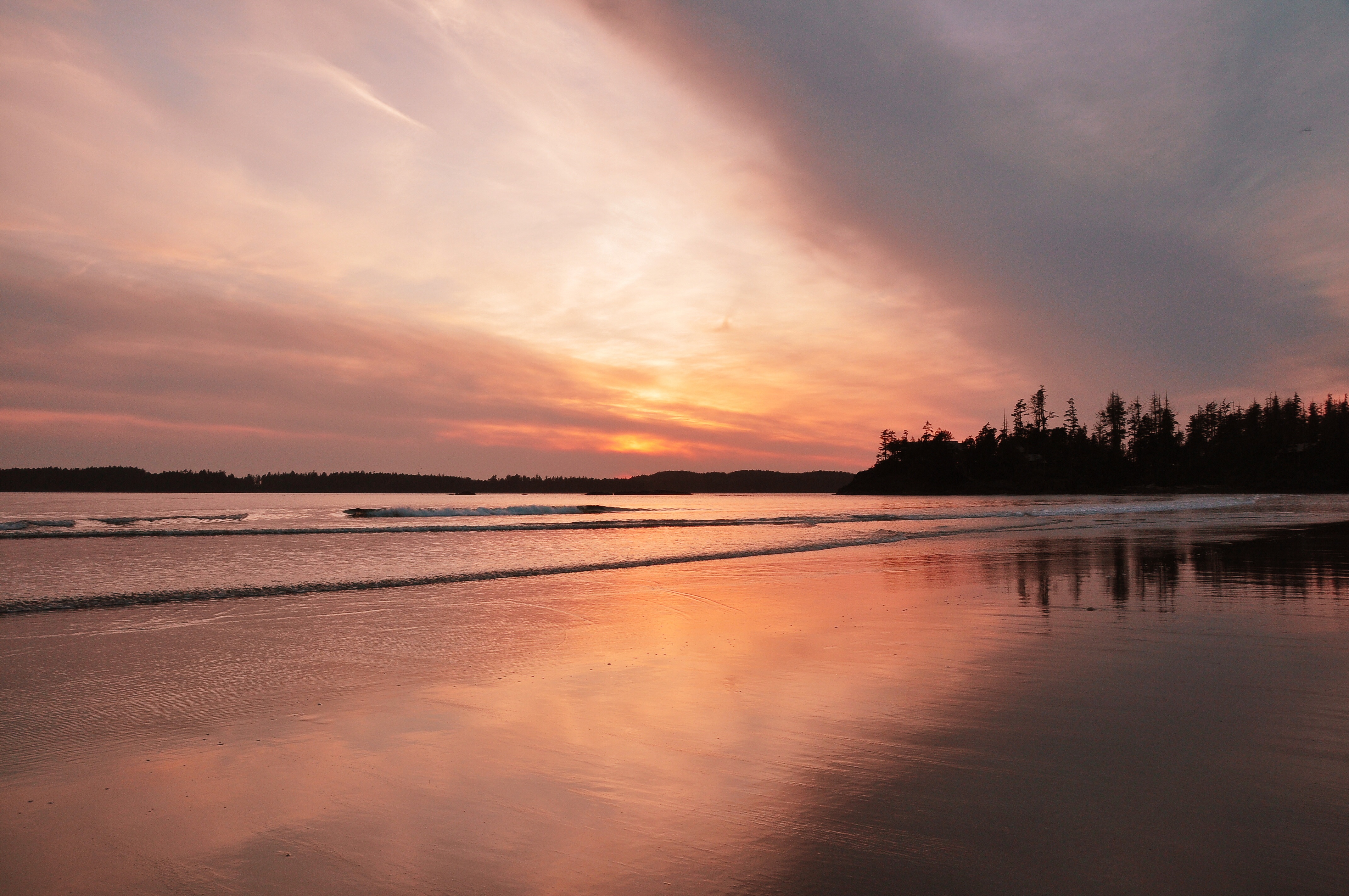 Beach at Tofino, on Vancouver Island off Canada's west coast. by SHAWSHANK61 4k Ultra HD Wallpaper