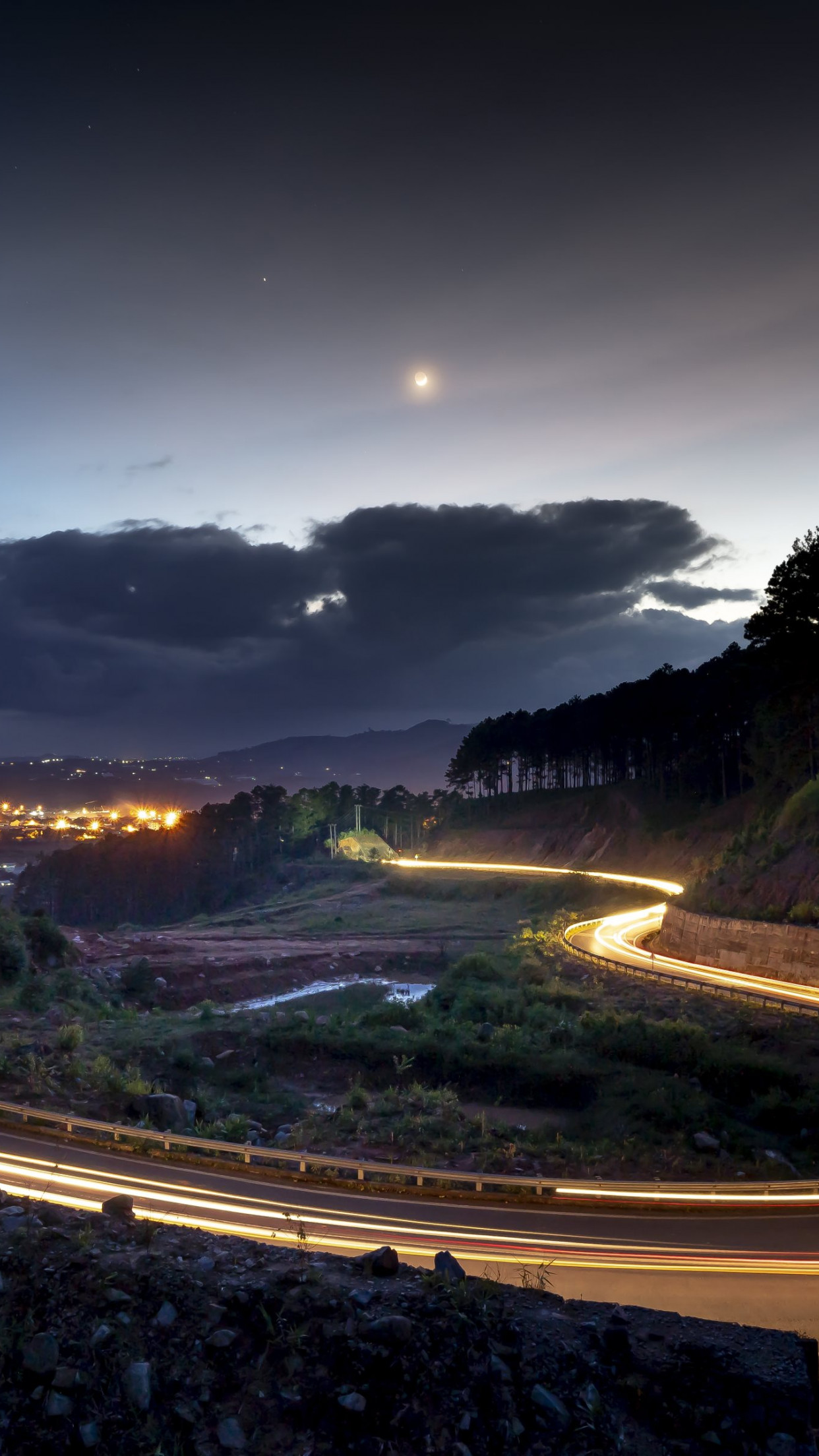Download wallpaper: Lights on the road of Dalat, Vietnam 1242x2208