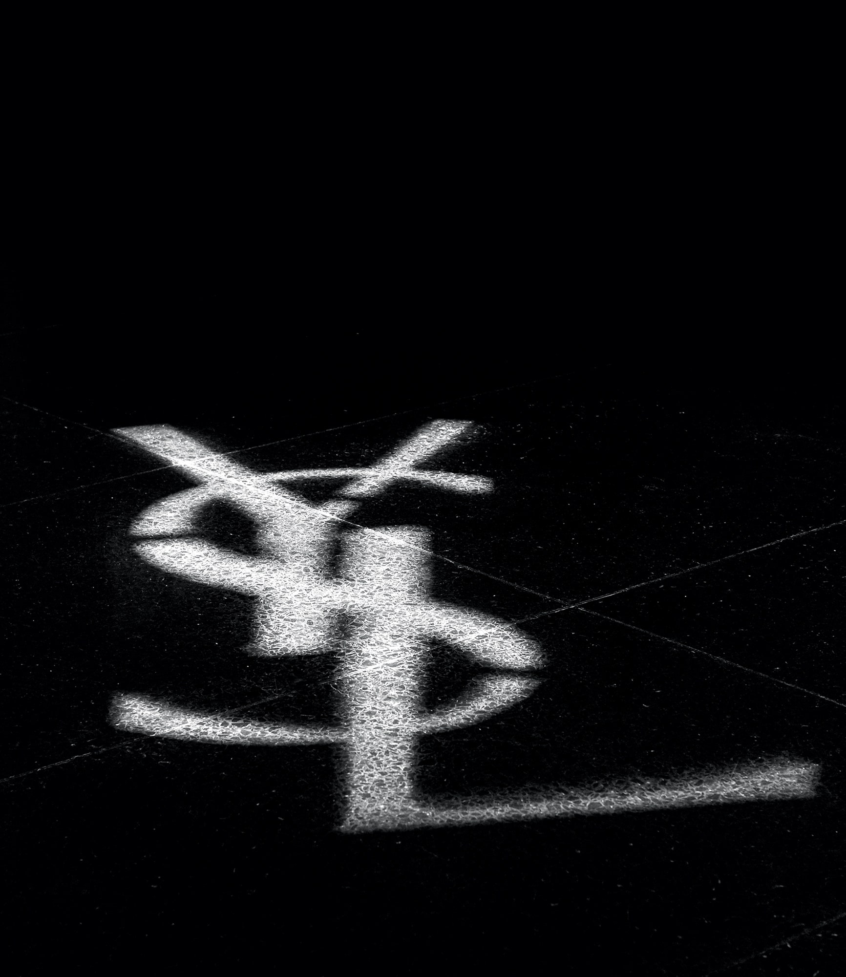 Sự hình thành và phát triển thương hiệu Yves Saint Laurent