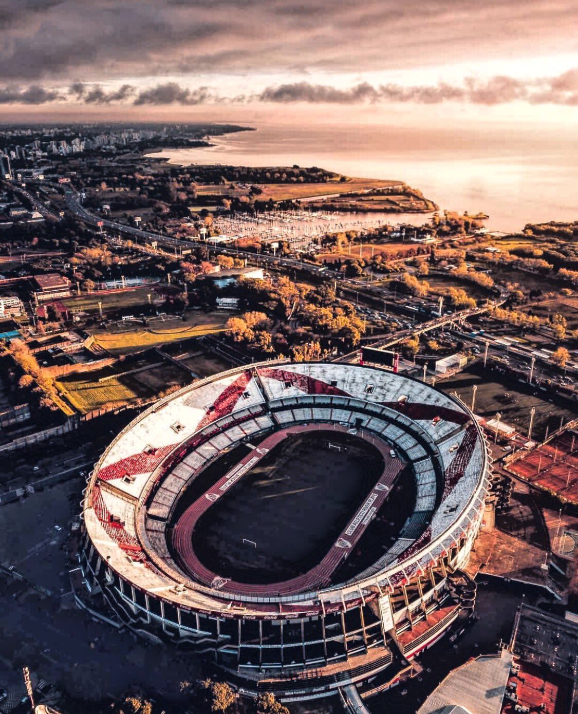 Photos of Football. El Monumental