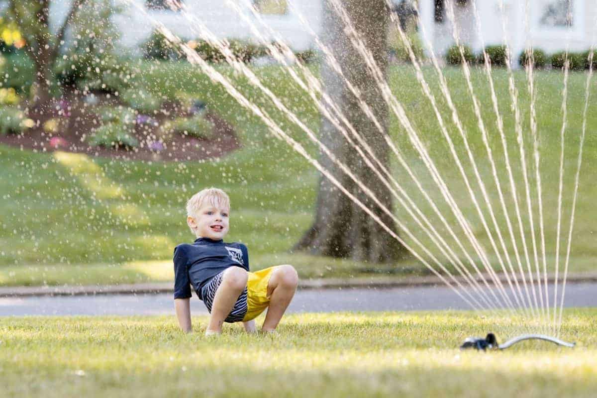 Tips for Capturing Amazing Sprinkler Photo of your Kids
