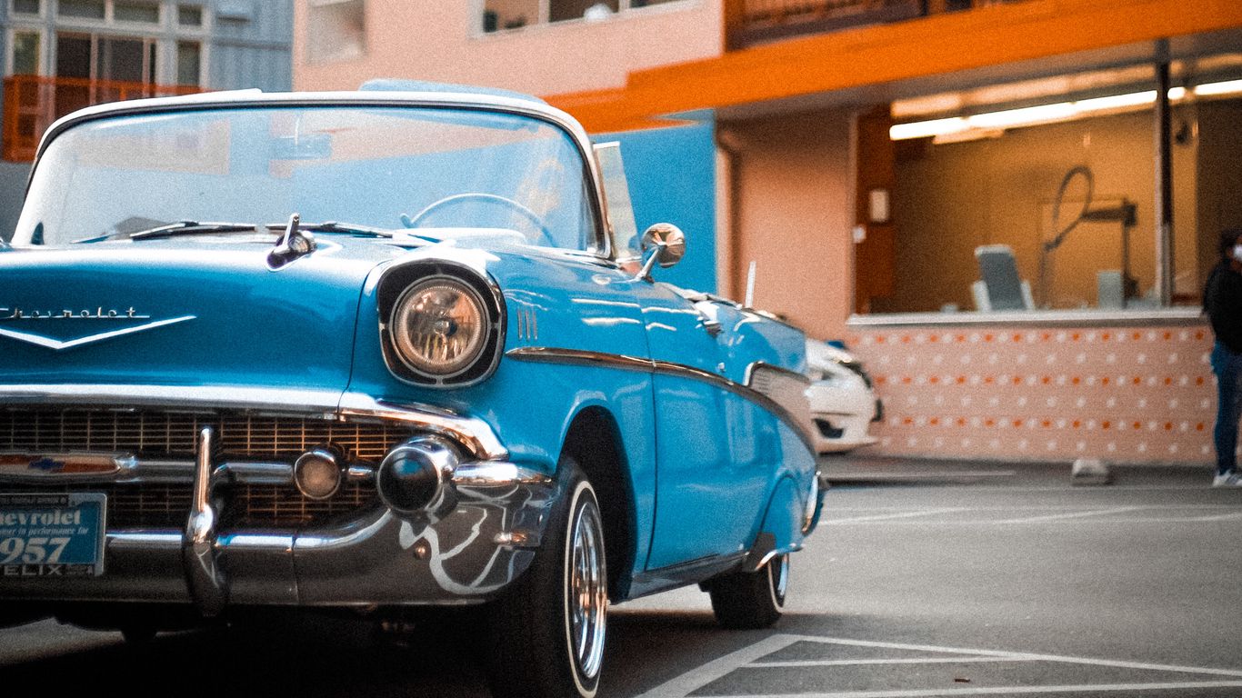 Download wallpaper 1366x768 car, retro, headlight, vintage, blue tablet, laptop HD background
