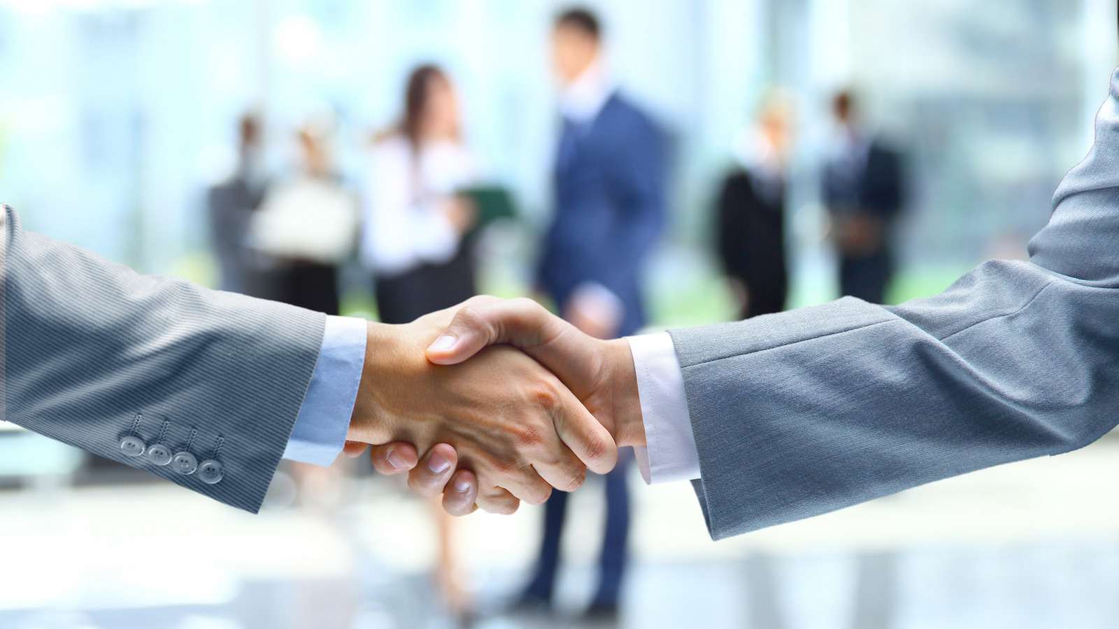Download wallpaper hands, costume, office, firm, men, company, hand, the deal, handshake, office, Business, business, handshake, the company, transaction, trade, section situations in resolution 1600x900