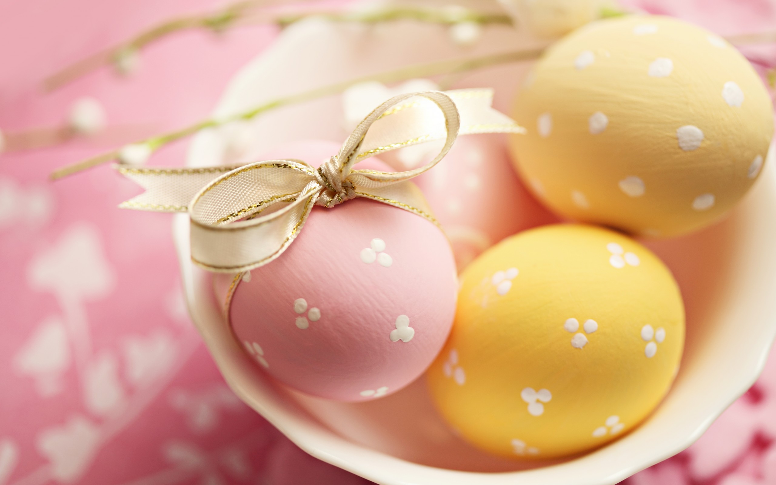 eggs, Easter, Yellow, Pink, Ribbon, Tape, Disc, Holiday, Macro Wallpaper HD / Desktop and Mobile Background