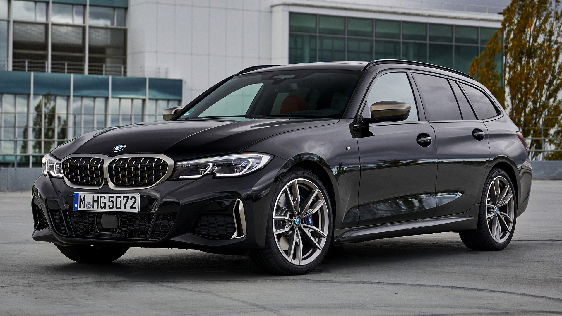 BMW M340i Touring HD Wallpaper