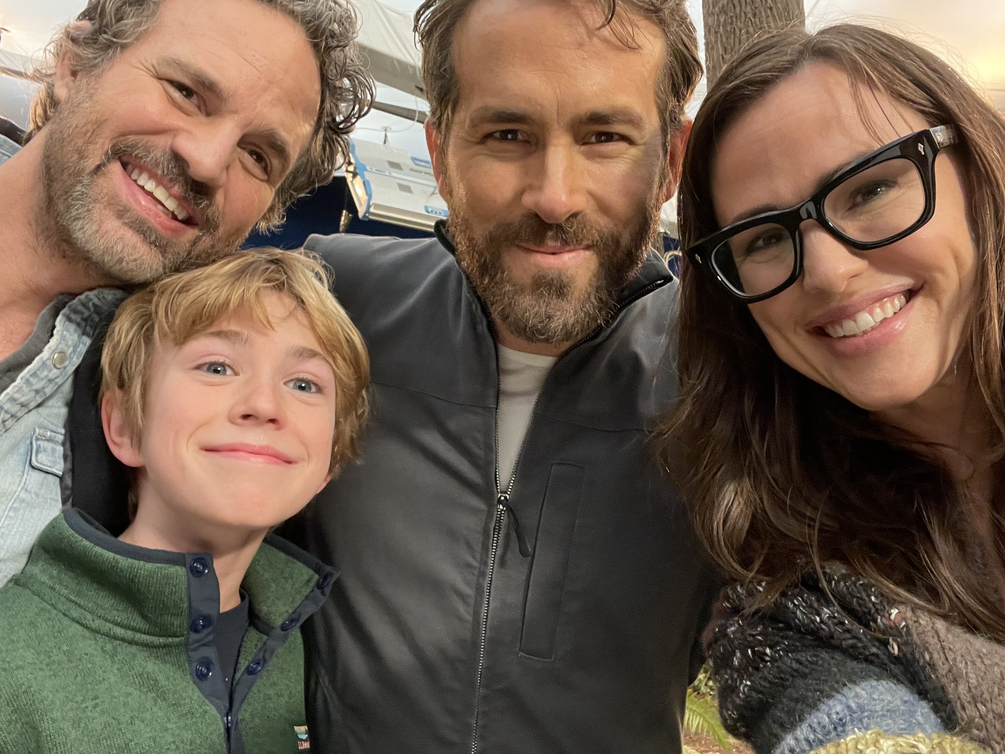 Ryan Reynolds Shares More New Photo From His Netflix Time Travel Movie Got This Covered
