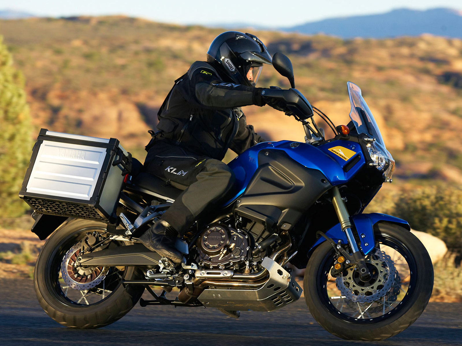 Motorcycle photo, specifications review, insurance, lawyers: 2012 YAMAHA Super Tenere desktop wallpaper