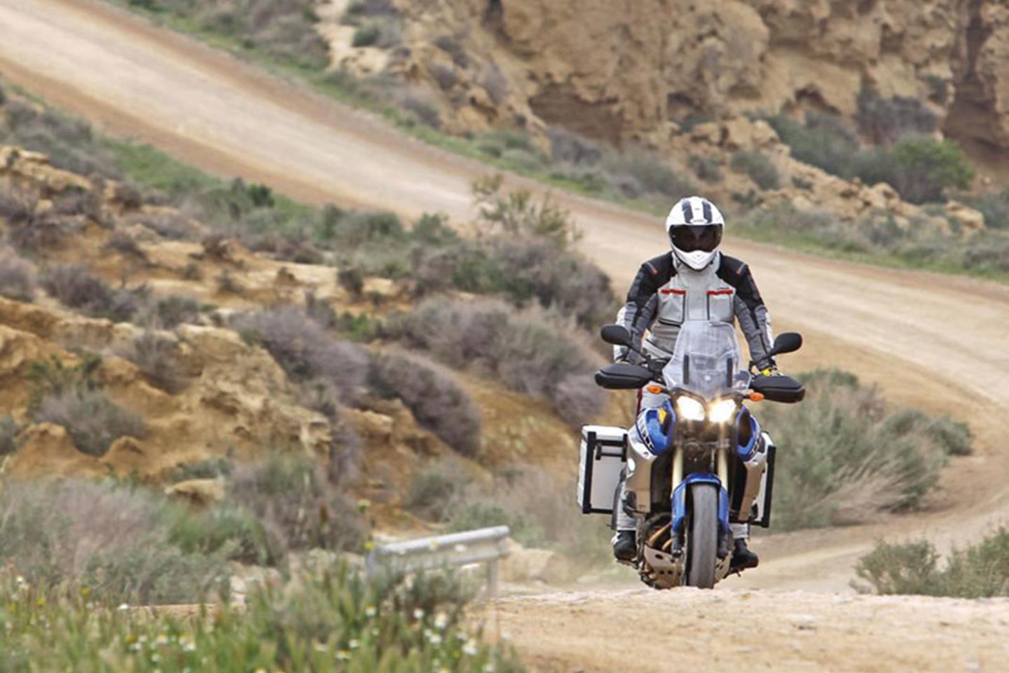 YAMAHA XT1200Z SUPER TENERE (2010) Review