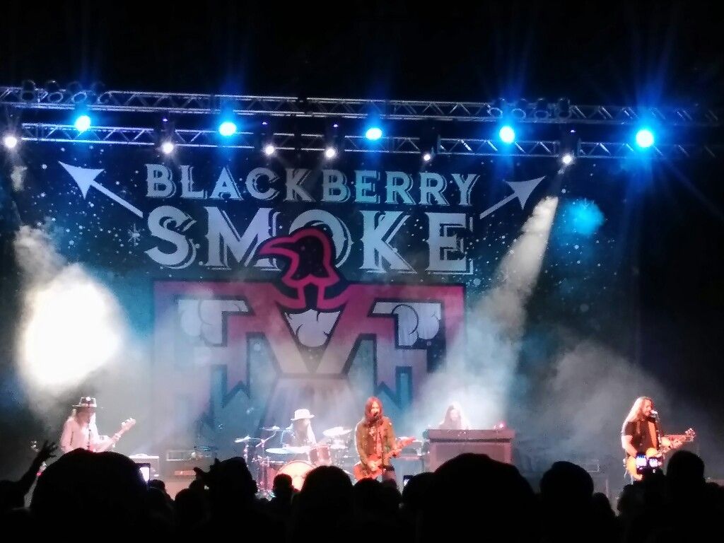 Blackberry Smoke. Blackberry smoke, Blackberry, Concert