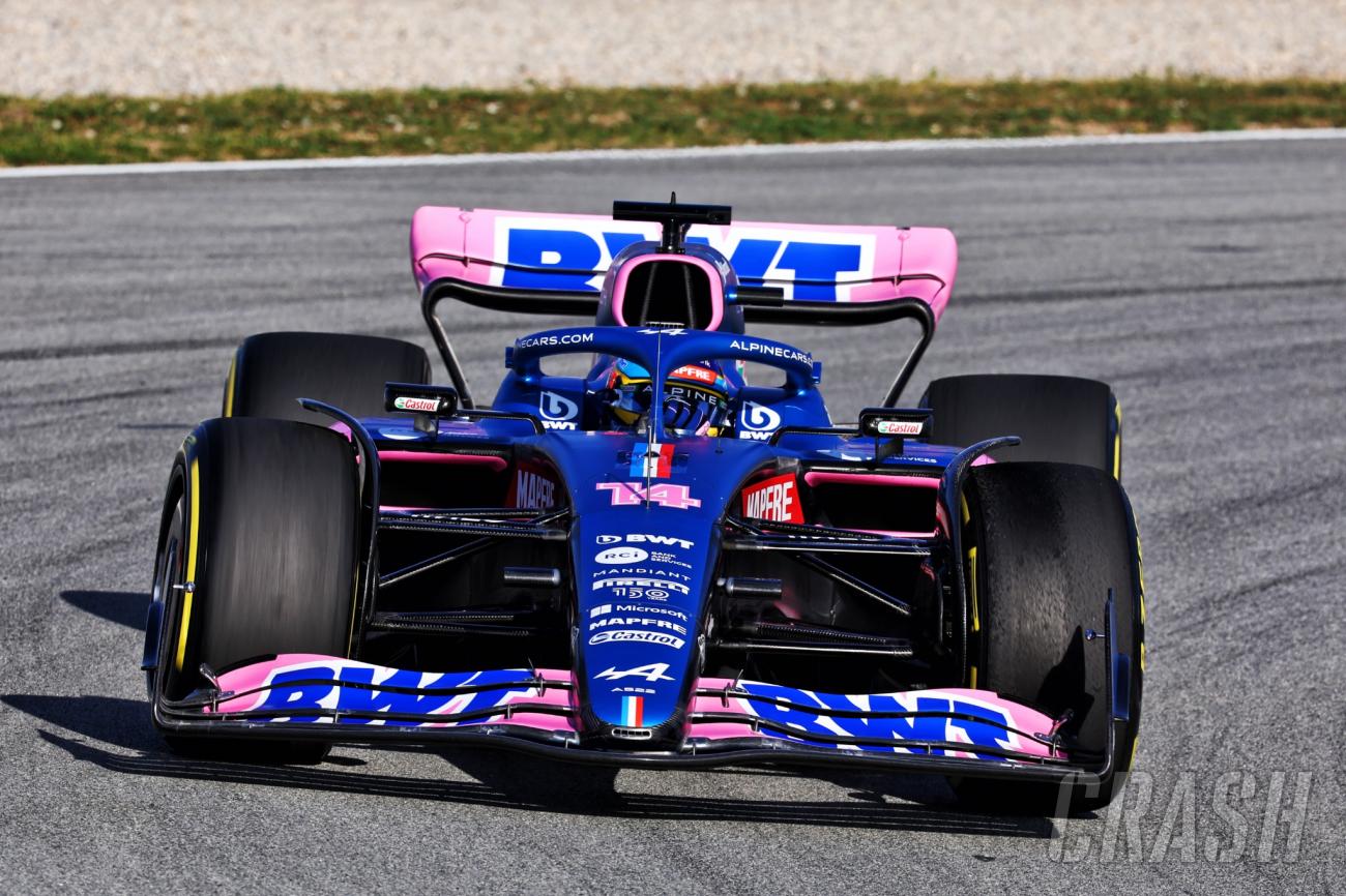 In photo: All the 2022 F1 cars on track in Barcelona