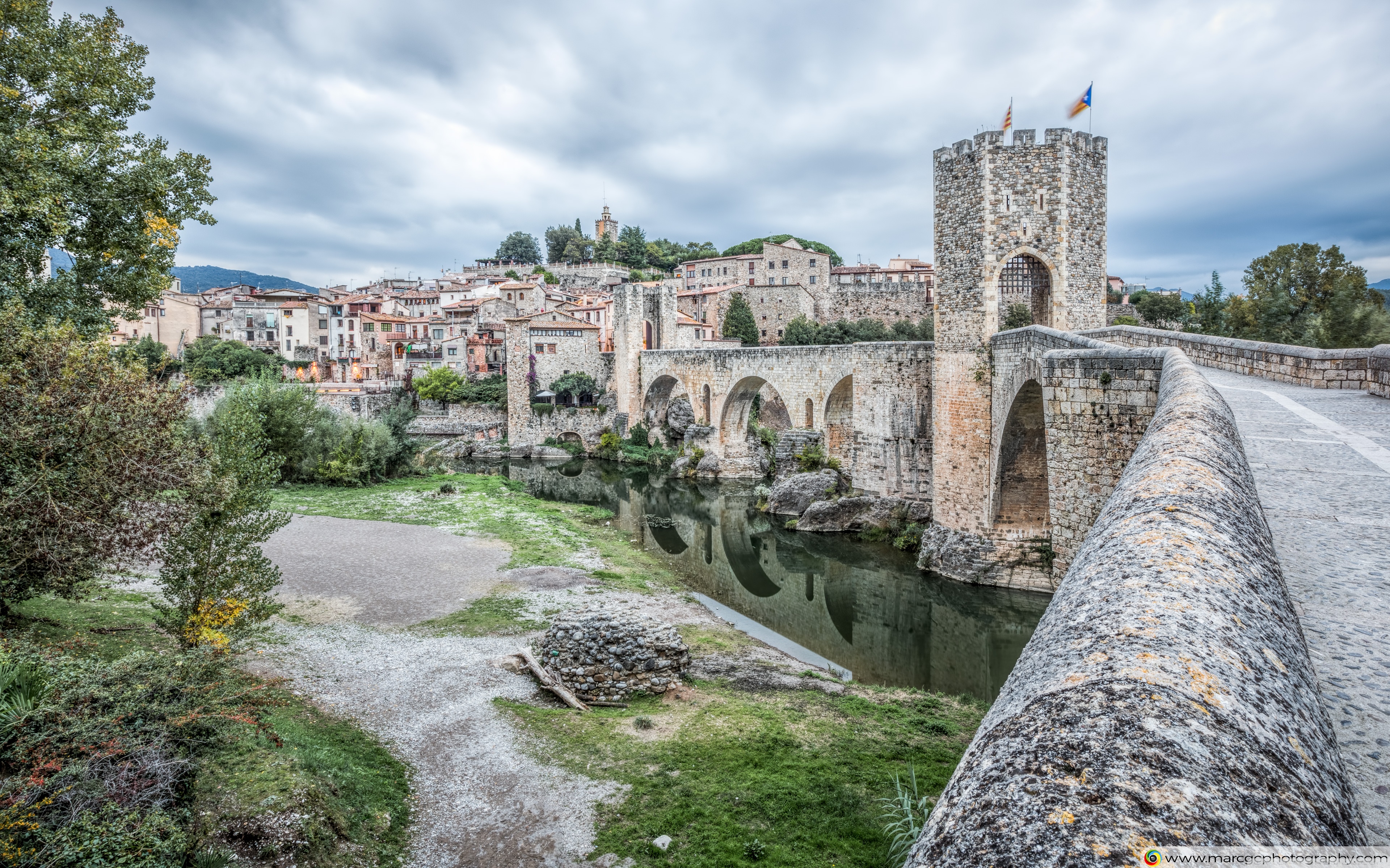 Besalú Medieval Village (Catalonia) Ultra HD Desktop Background Wallpaper for 4K UHD TV, Tablet