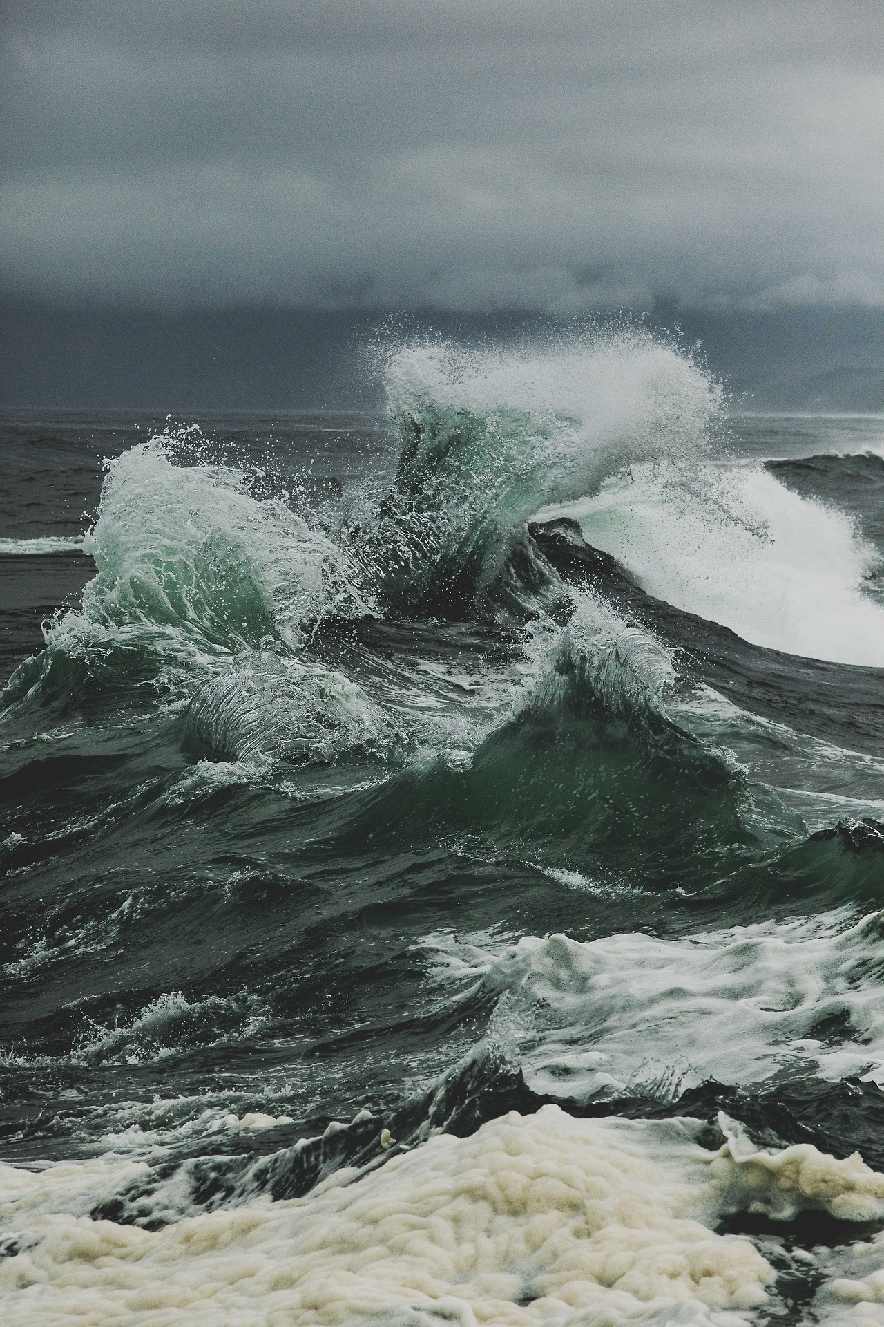 Stormy Seas Wallpaper