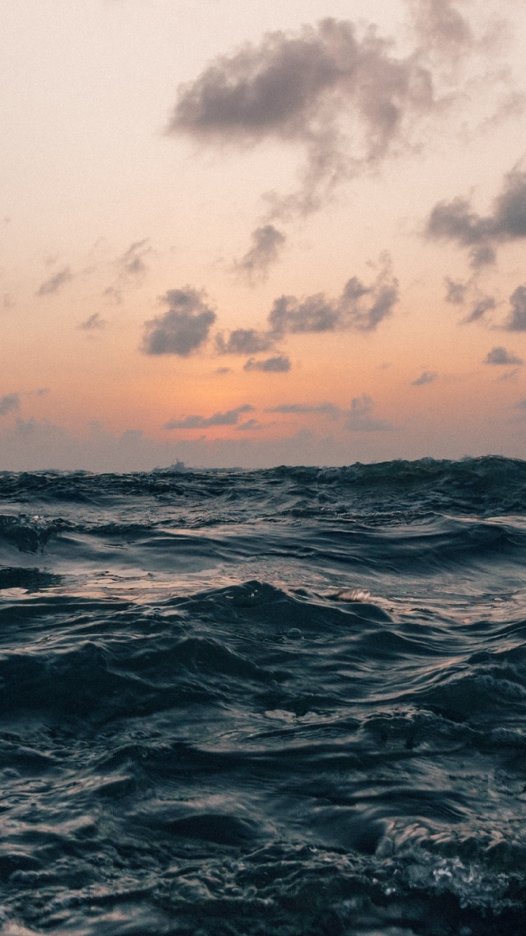 Stormy sea HD Wallpaper iPhone 6 / 6S Plus
