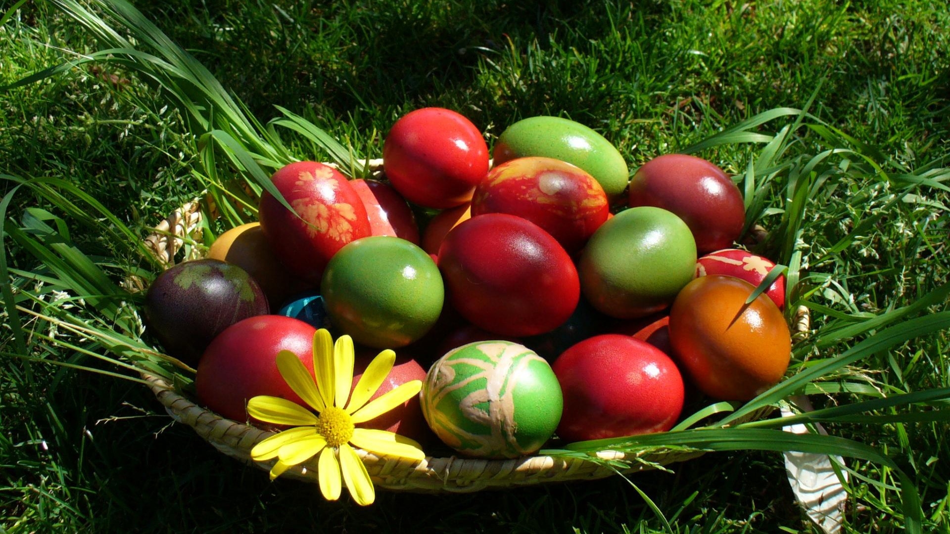 Easter eggs in a basket desktop PC and Mac wallpaper