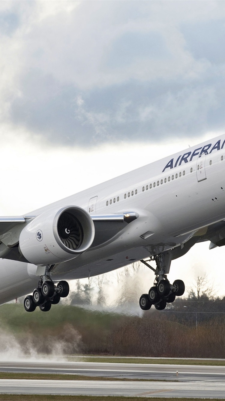 Boeing 777 Plane Take Off The Airport 750x1334 IPhone 8 7 6 6S Wallpaper, Background, Picture, Image